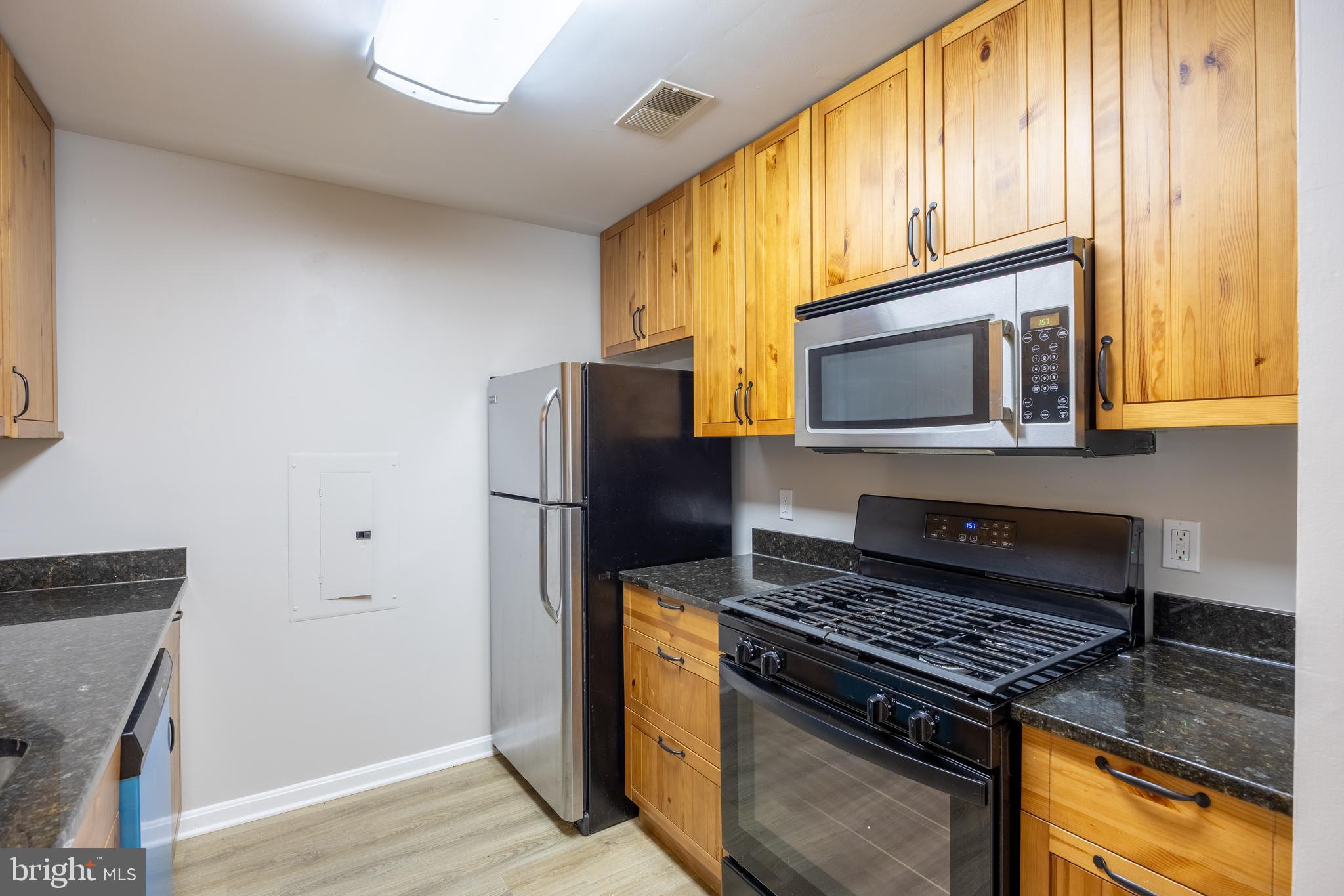 GREENBELT LAKE - Residential