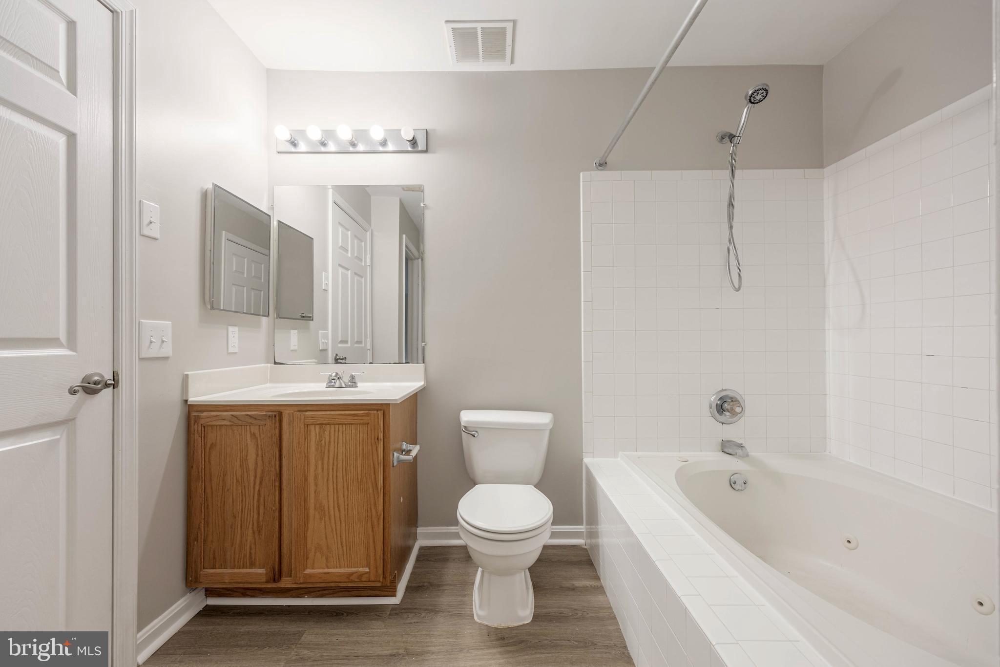 GREENBELT LAKE - Residential