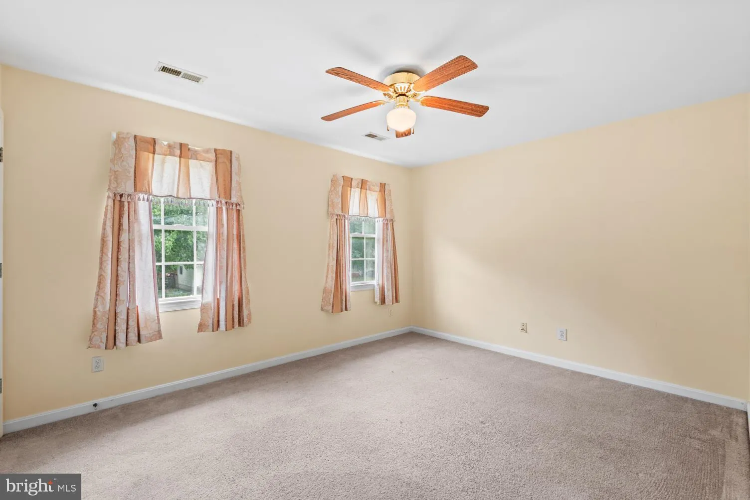 Colonial Beach, Virginia 22443, United States, 4 Bedrooms Bedrooms, ,3 BathroomsBathrooms,Residential,Active,122440