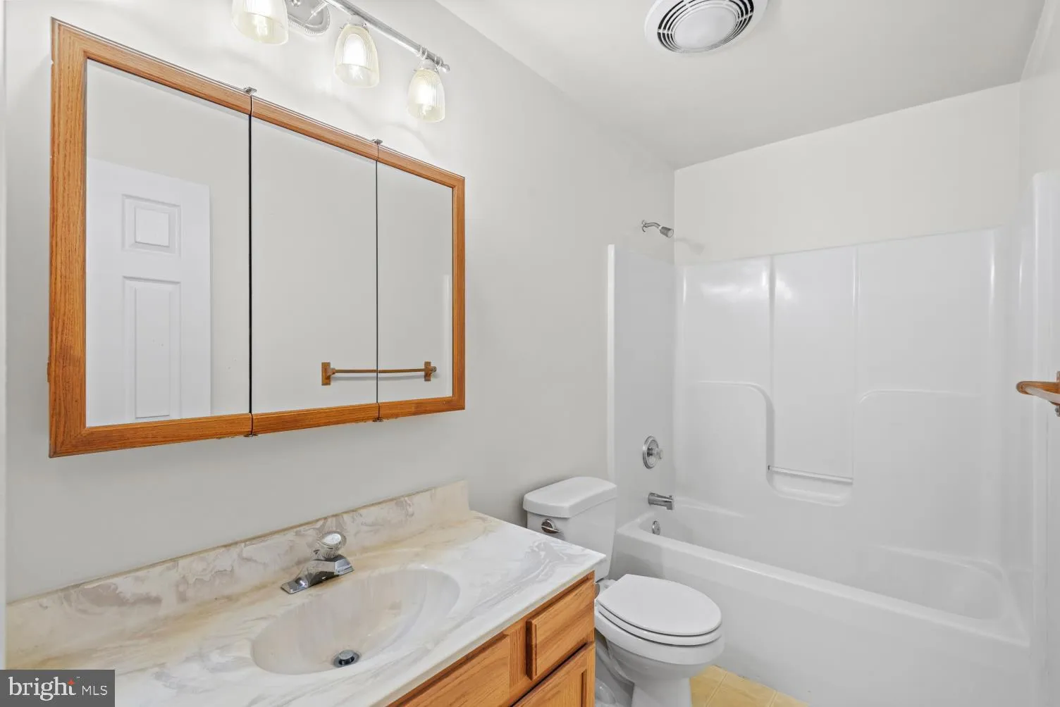 Colonial Beach, Virginia 22443, United States, 4 Bedrooms Bedrooms, ,3 BathroomsBathrooms,Residential,Active,122440