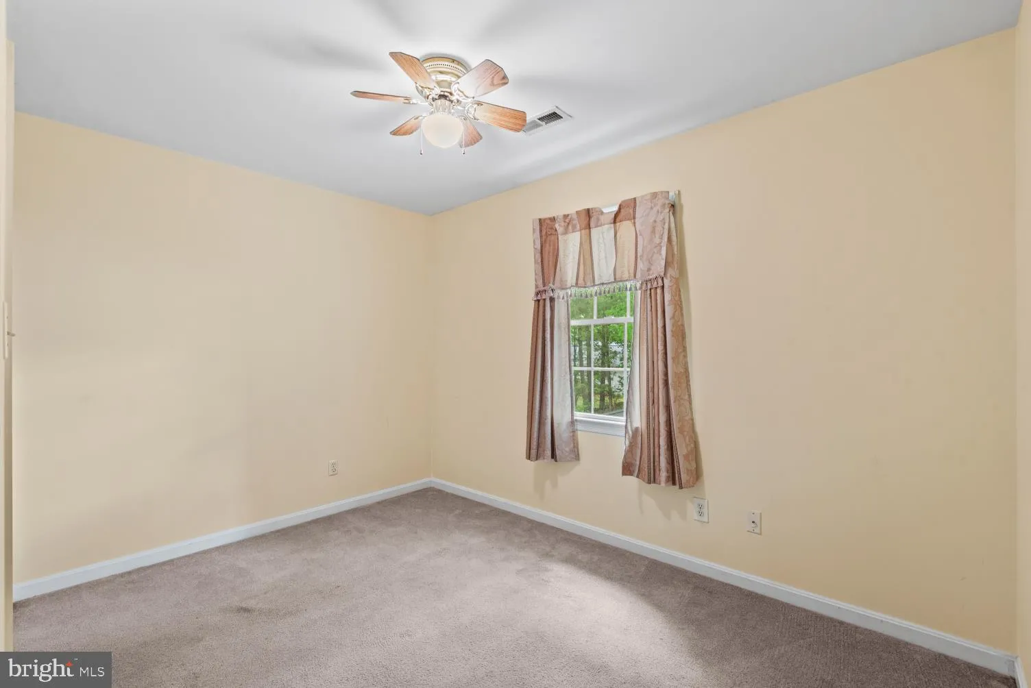 Colonial Beach, Virginia 22443, United States, 4 Bedrooms Bedrooms, ,3 BathroomsBathrooms,Residential,Active,122440