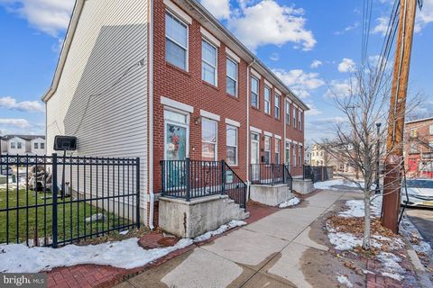 Townhouse For Sale - 333 N Willow Street<br/> TRENTON, NJ 08618
