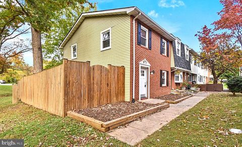 4517 APPLEDALE COURT MARSHALL VA 20115