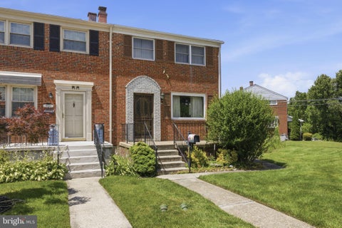 Townhouse For Sale - 8562 Harris Avenue<br/> BALTIMORE, MD 21234