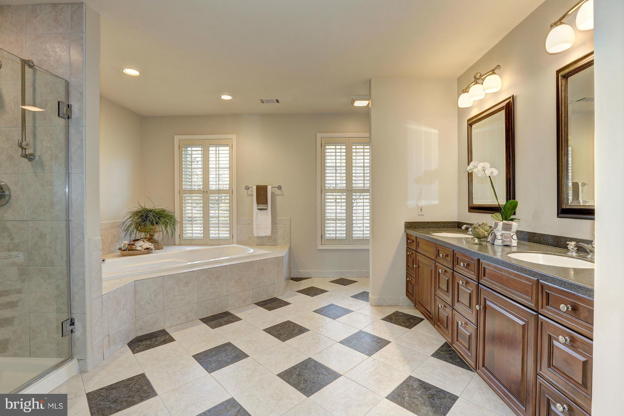 RIVER FALLS - Residential