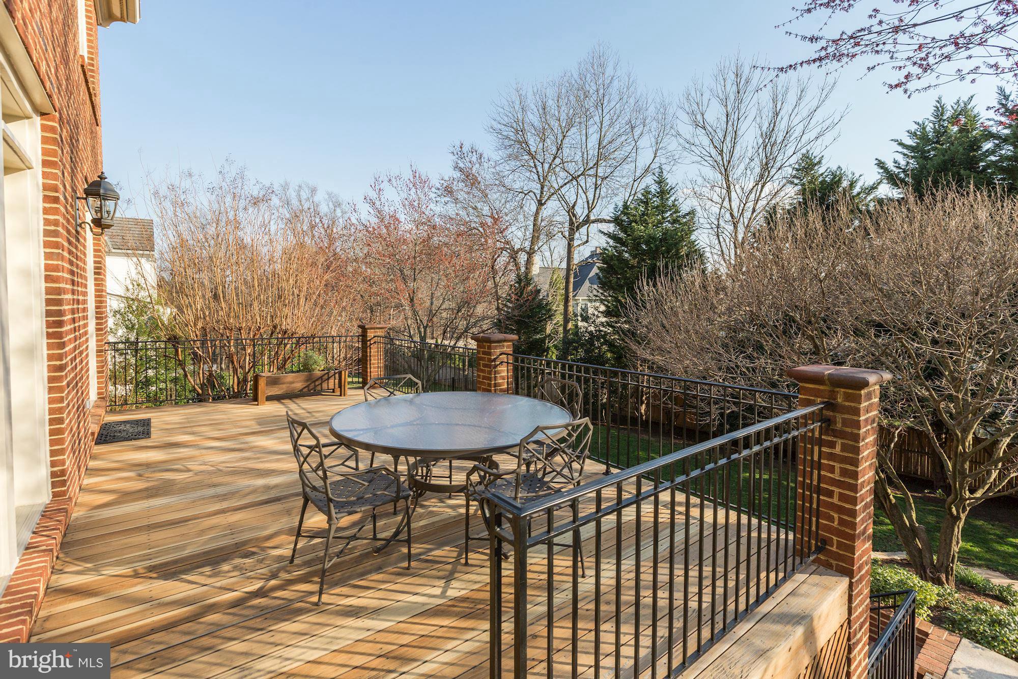 RIVER FALLS - Residential