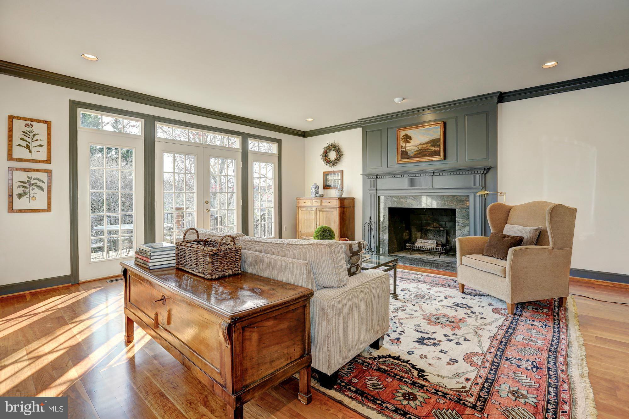 RIVER FALLS - Residential