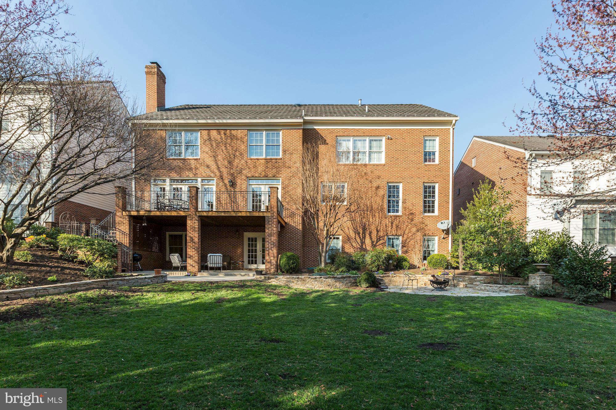 RIVER FALLS - Residential