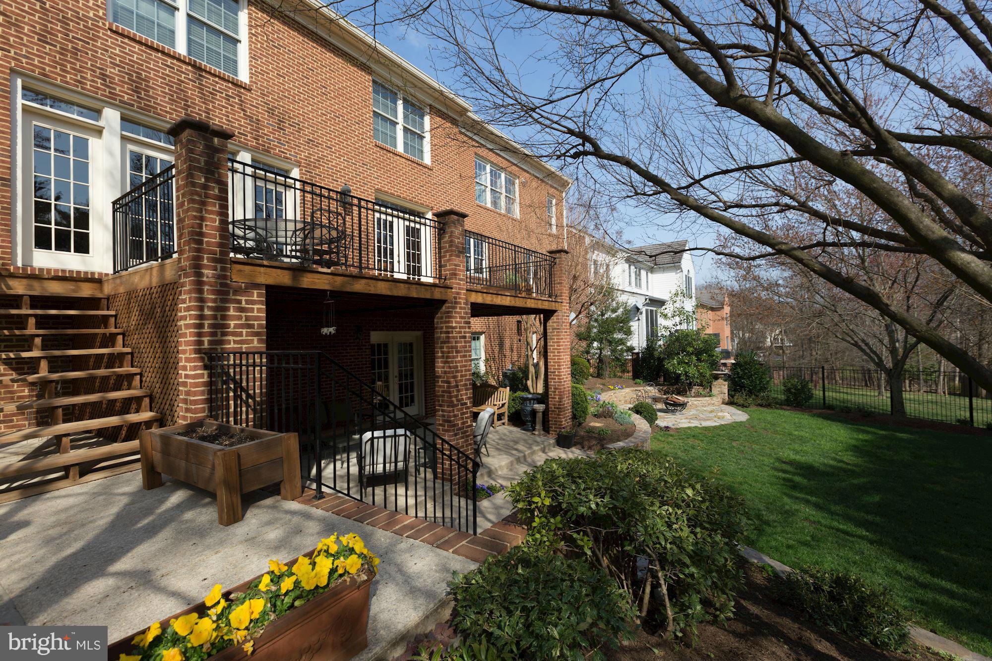 RIVER FALLS - Residential