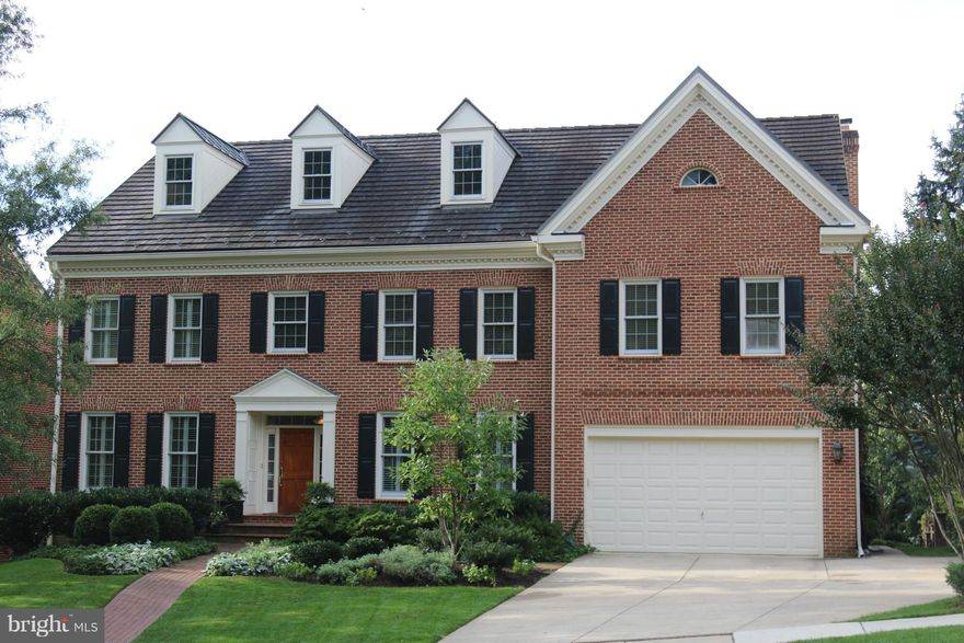 Absolutely wonderful offering in popular swim/tennis community! Custom built w/Cherry floors, all brick exterior, 9 ft ceilings. Mint condition, move-in ready. Very spacious rms, terrific flr plan w/open kitchen/family rm. Big study-wall of built-ins. Mstr Suite w/cove ceiling, home office/nursery, walk-in closets, generously proportioned bath. Full daylight, walk-out lwr lvl w/au pair ste Whitman