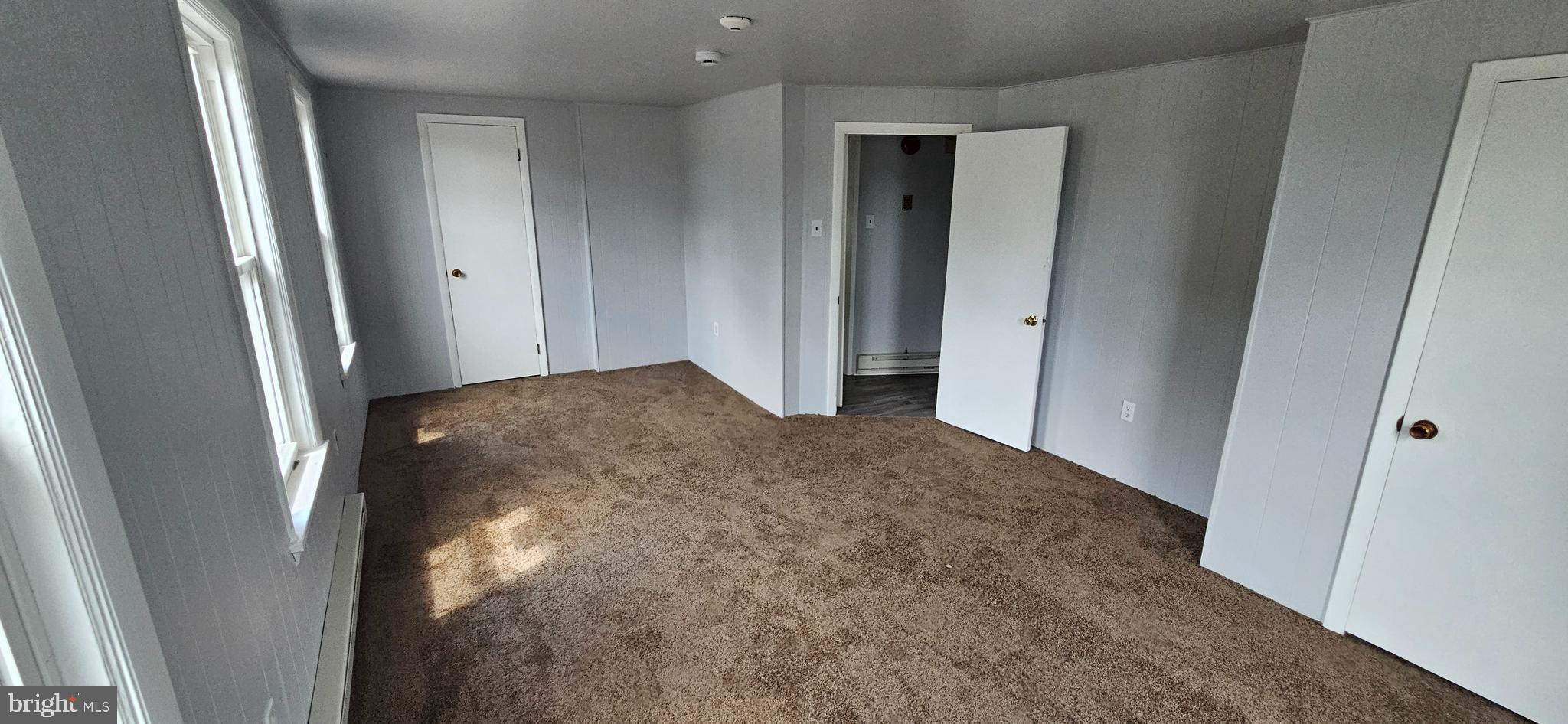 COMMONS OF MIDDLET - Residential Lease