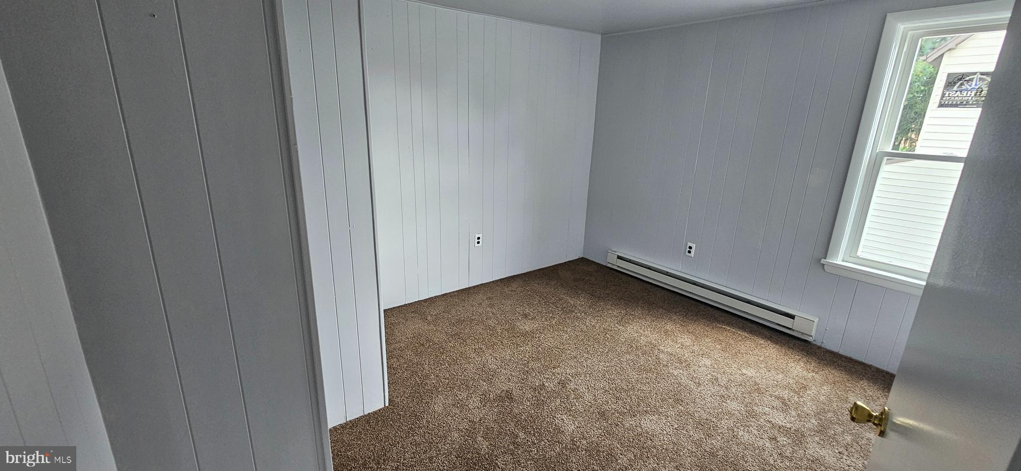 COMMONS OF MIDDLET - Residential Lease