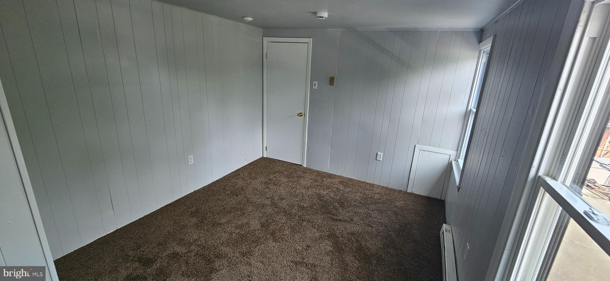 COMMONS OF MIDDLET - Residential Lease