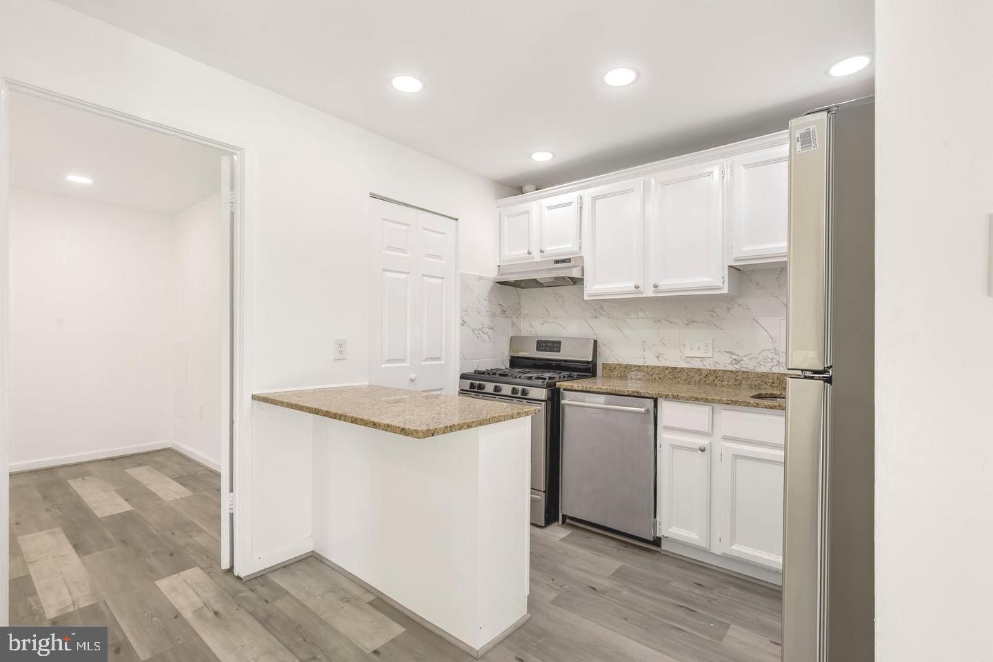 TIMBERLANE VILLAGE GARDEN CONDOMINIUMS - Residential