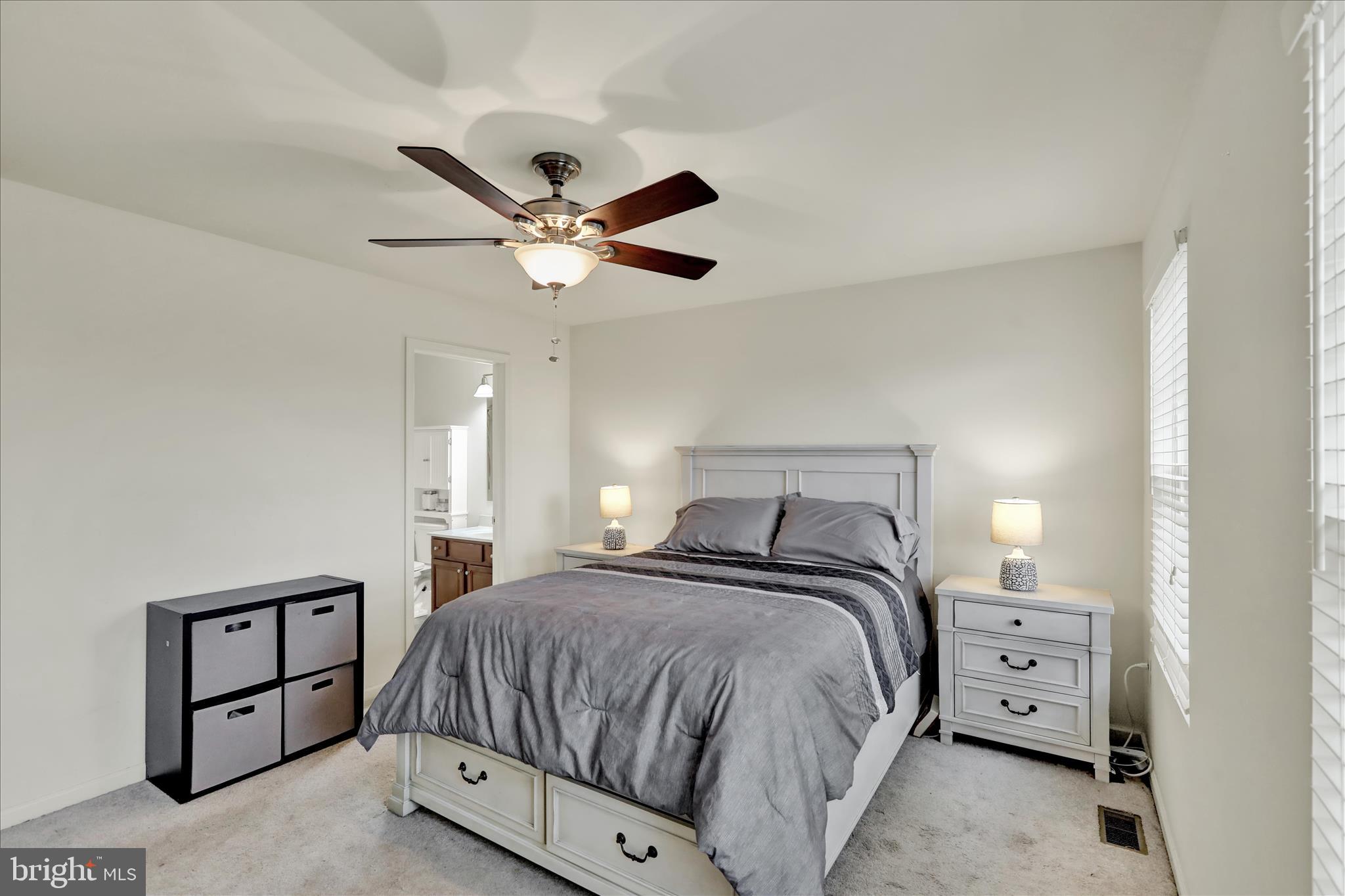 CASTLETON - Residential