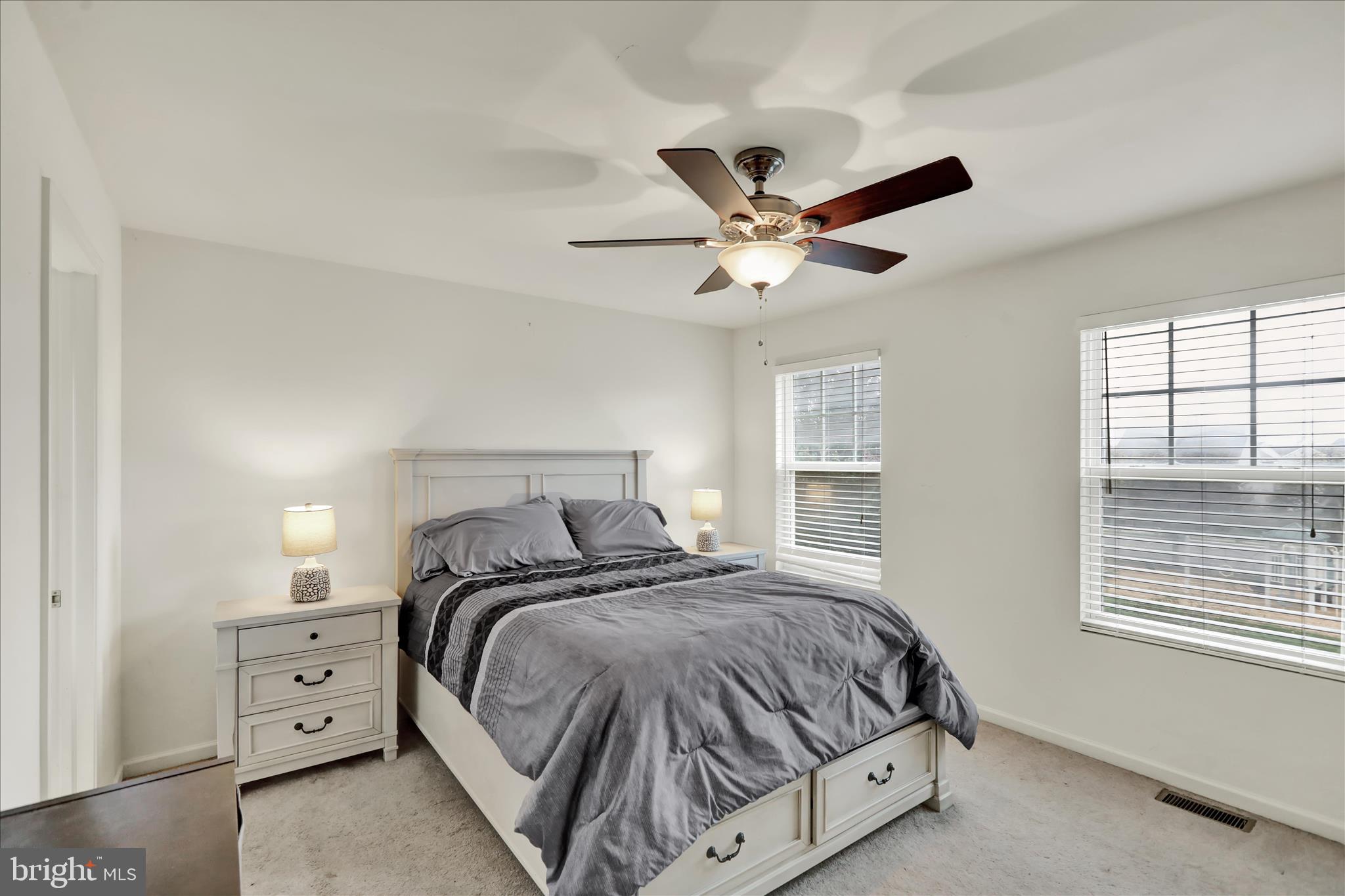 CASTLETON - Residential