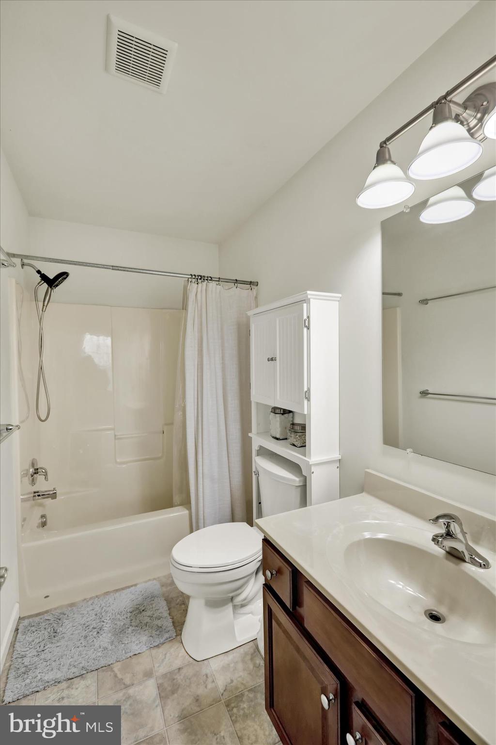 CASTLETON - Residential