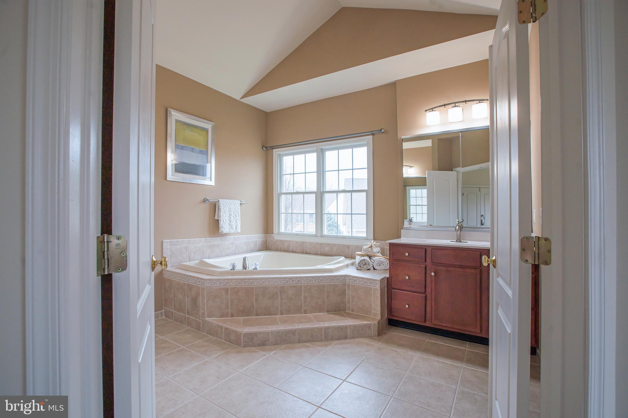 LOUDOUN VALLEY ESTATES - Residential