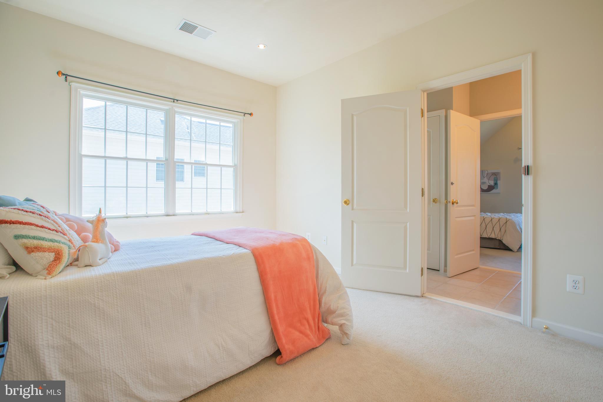 LOUDOUN VALLEY ESTATES - Residential