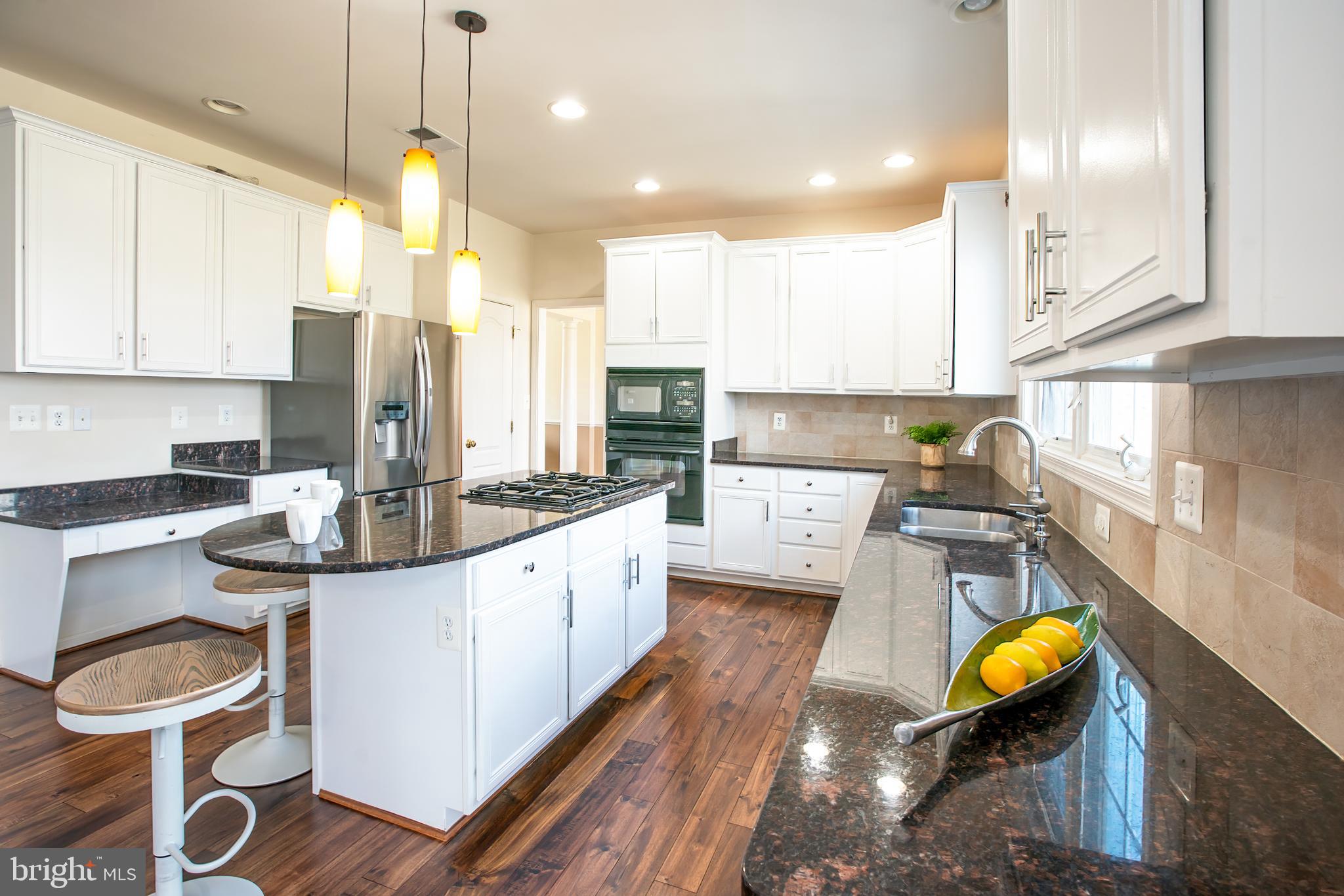 LOUDOUN VALLEY ESTATES - Residential