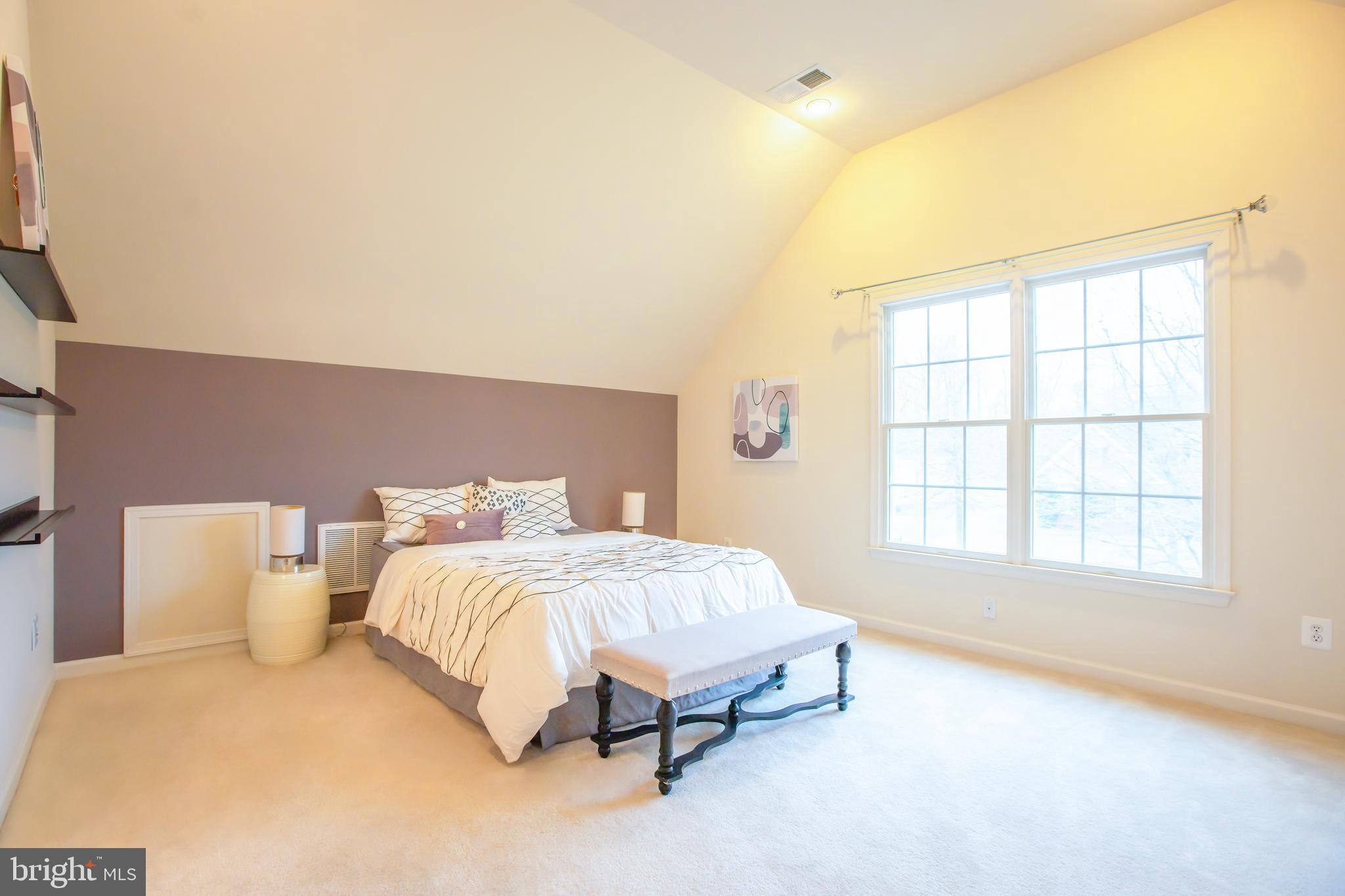 LOUDOUN VALLEY ESTATES - Residential