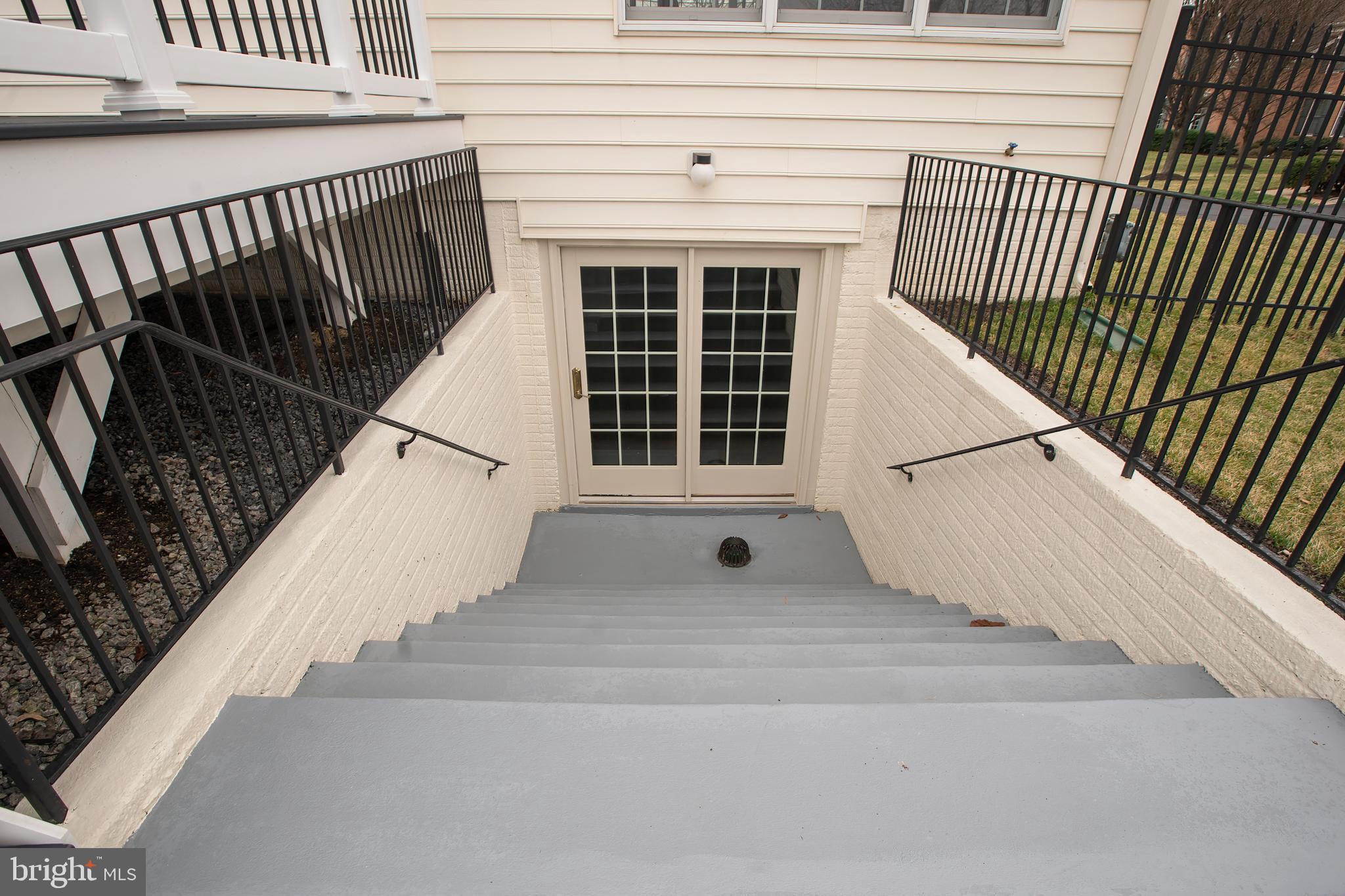 LOUDOUN VALLEY ESTATES - Residential