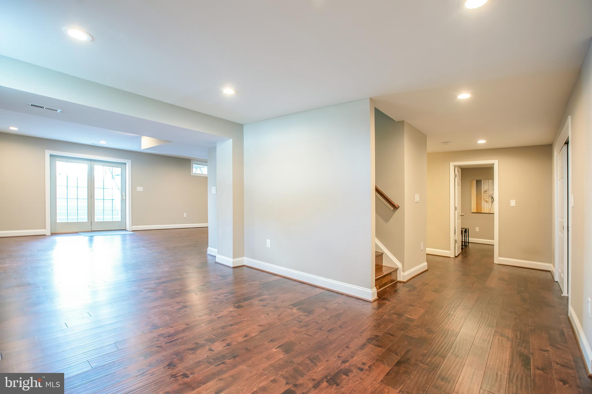 LOUDOUN VALLEY ESTATES - Residential