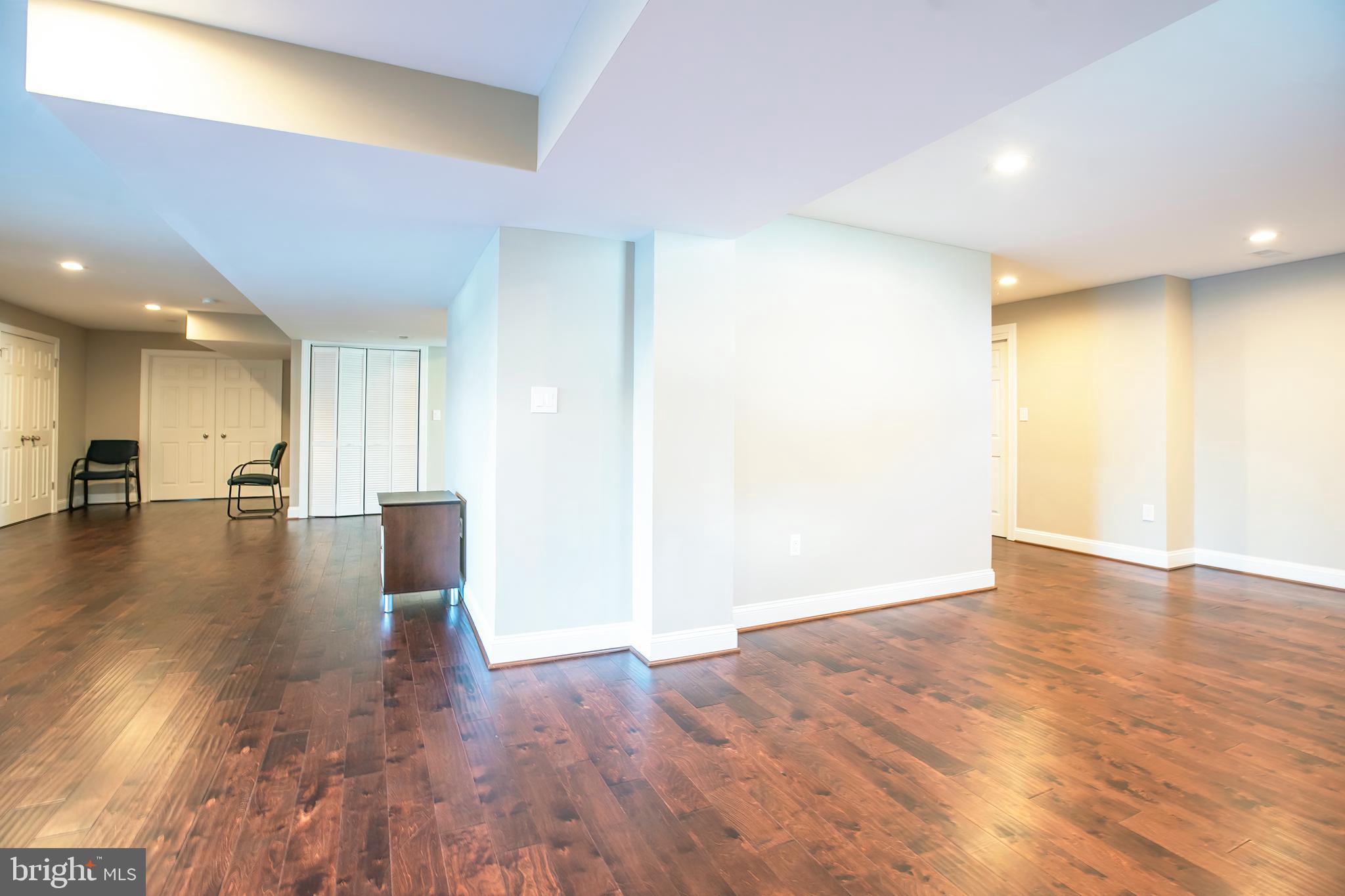 LOUDOUN VALLEY ESTATES - Residential