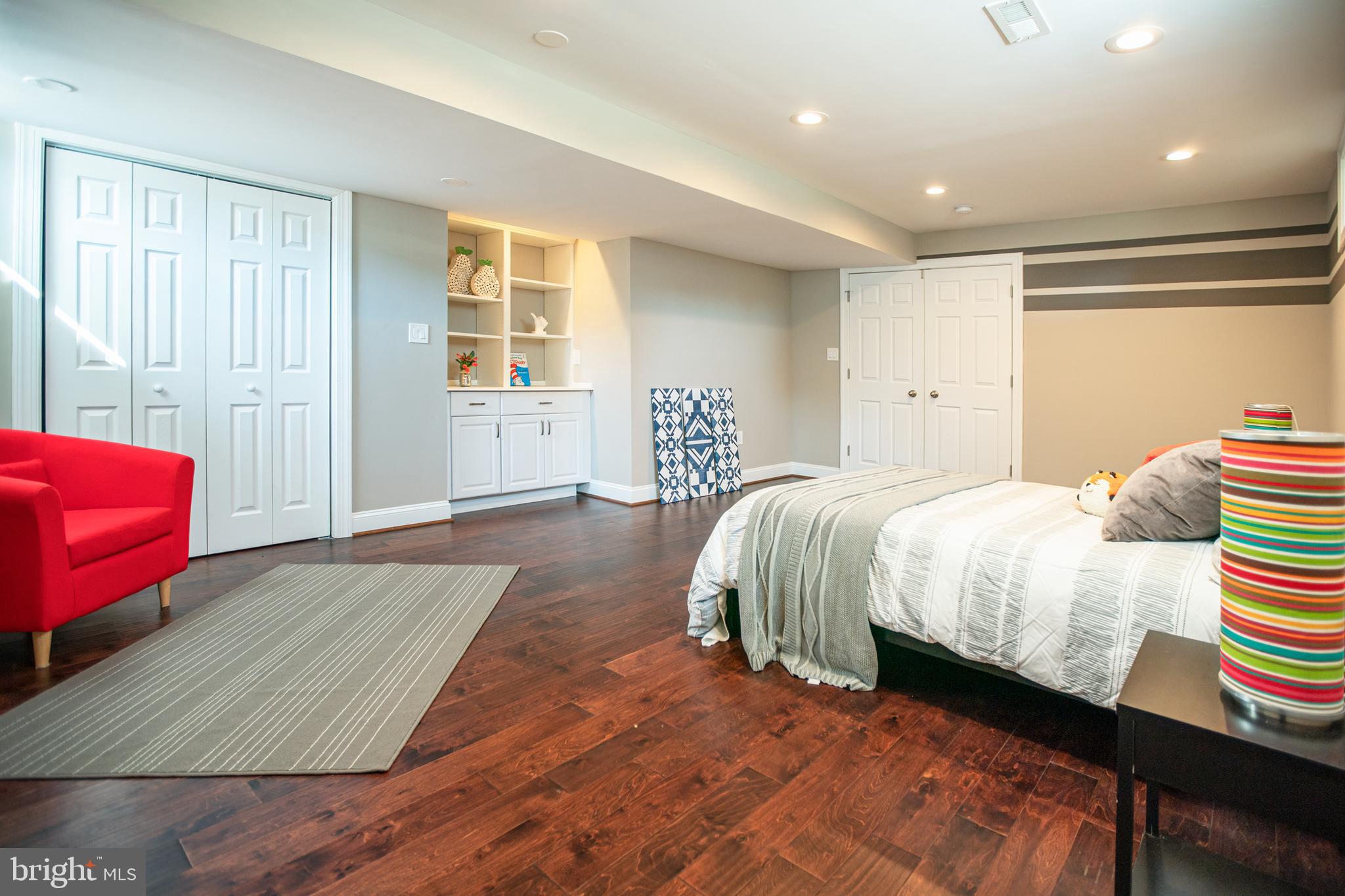 LOUDOUN VALLEY ESTATES - Residential