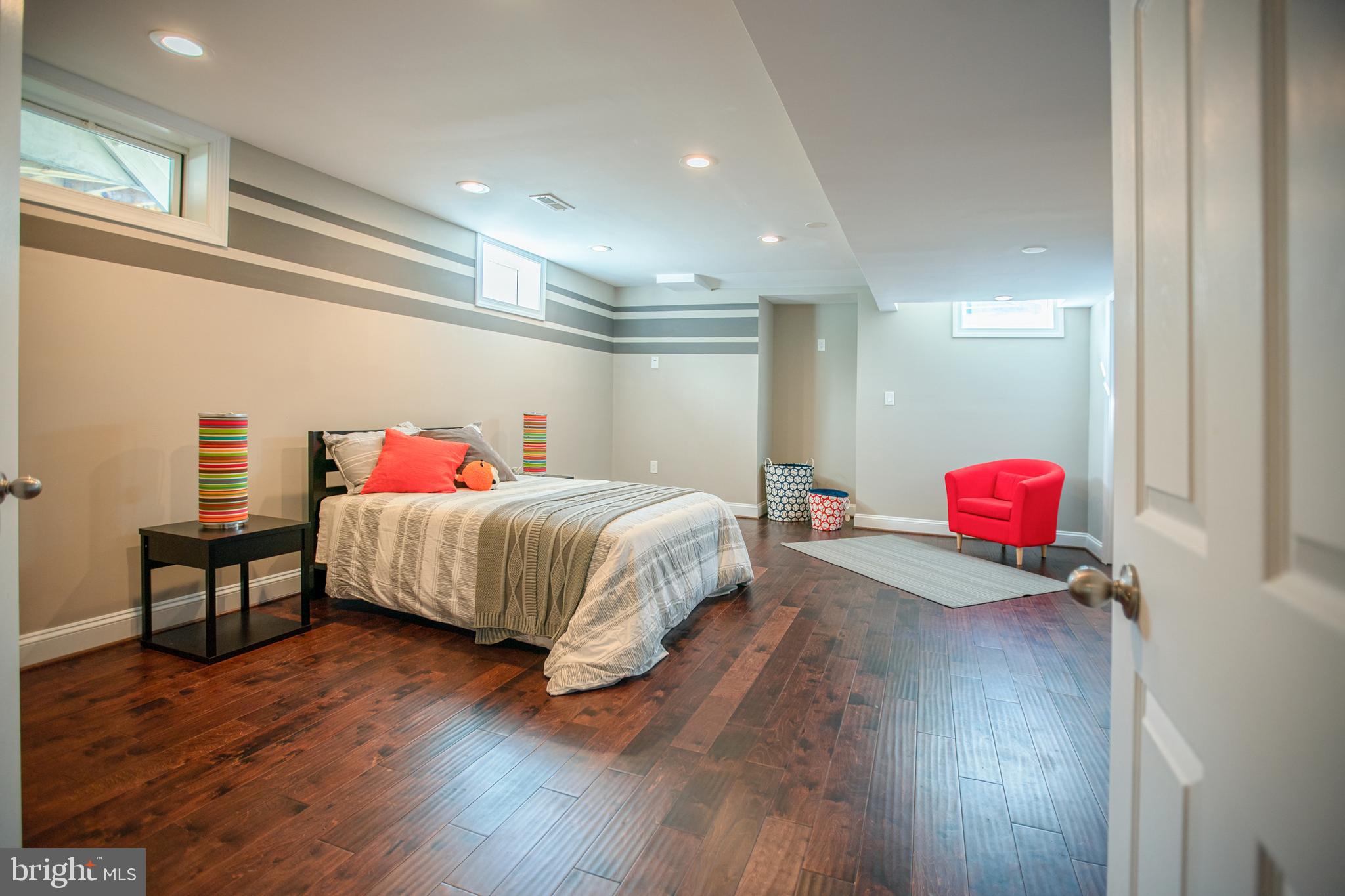 LOUDOUN VALLEY ESTATES - Residential