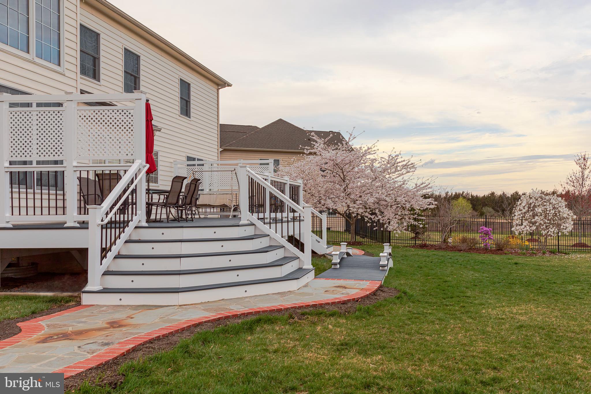 LOUDOUN VALLEY ESTATES - Residential