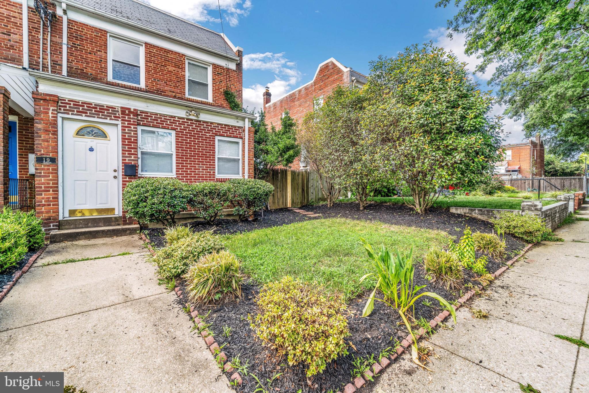 19 HAMILTON STREET NE