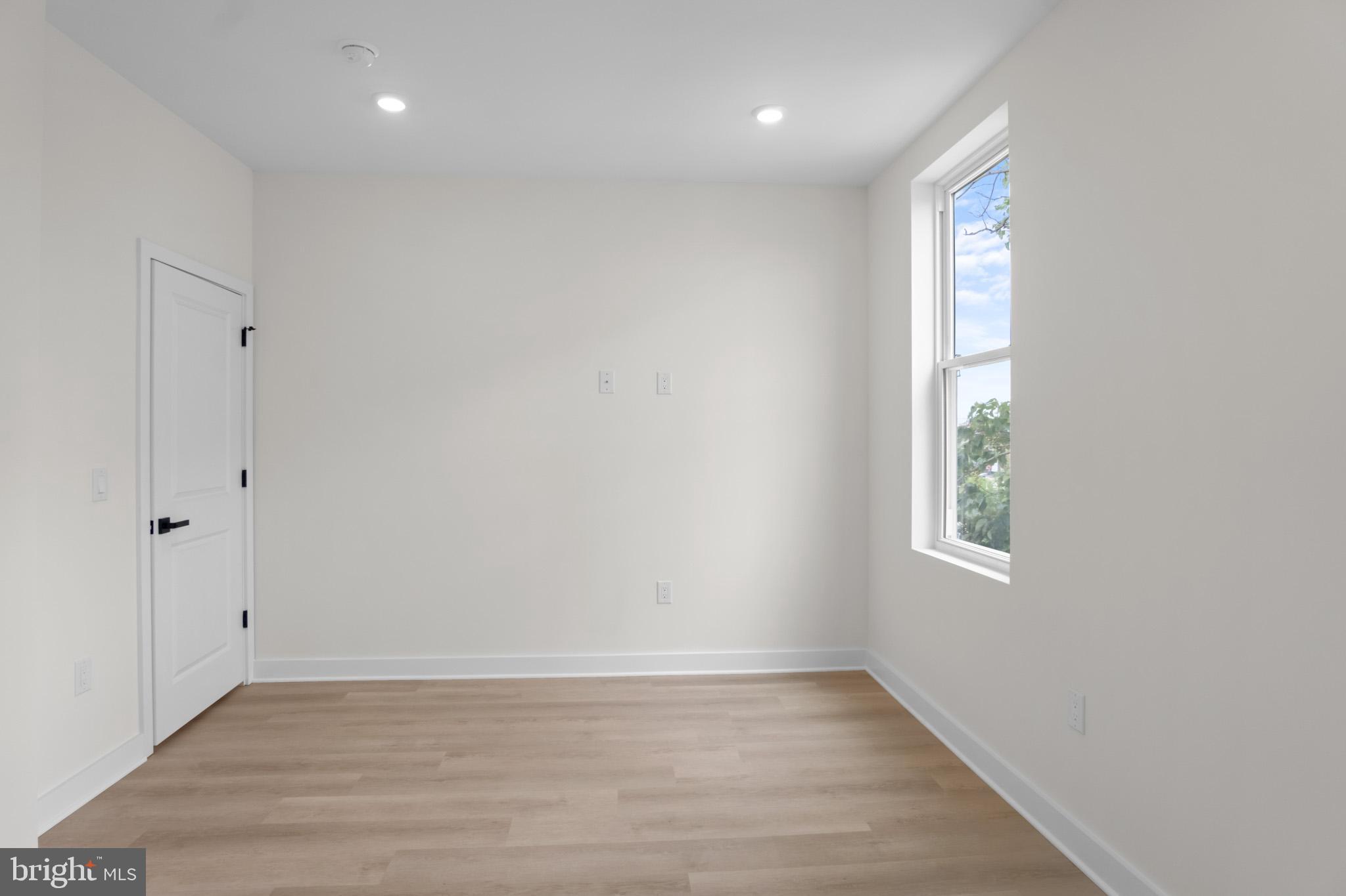 NORRIS SQUARE - Residential Income
