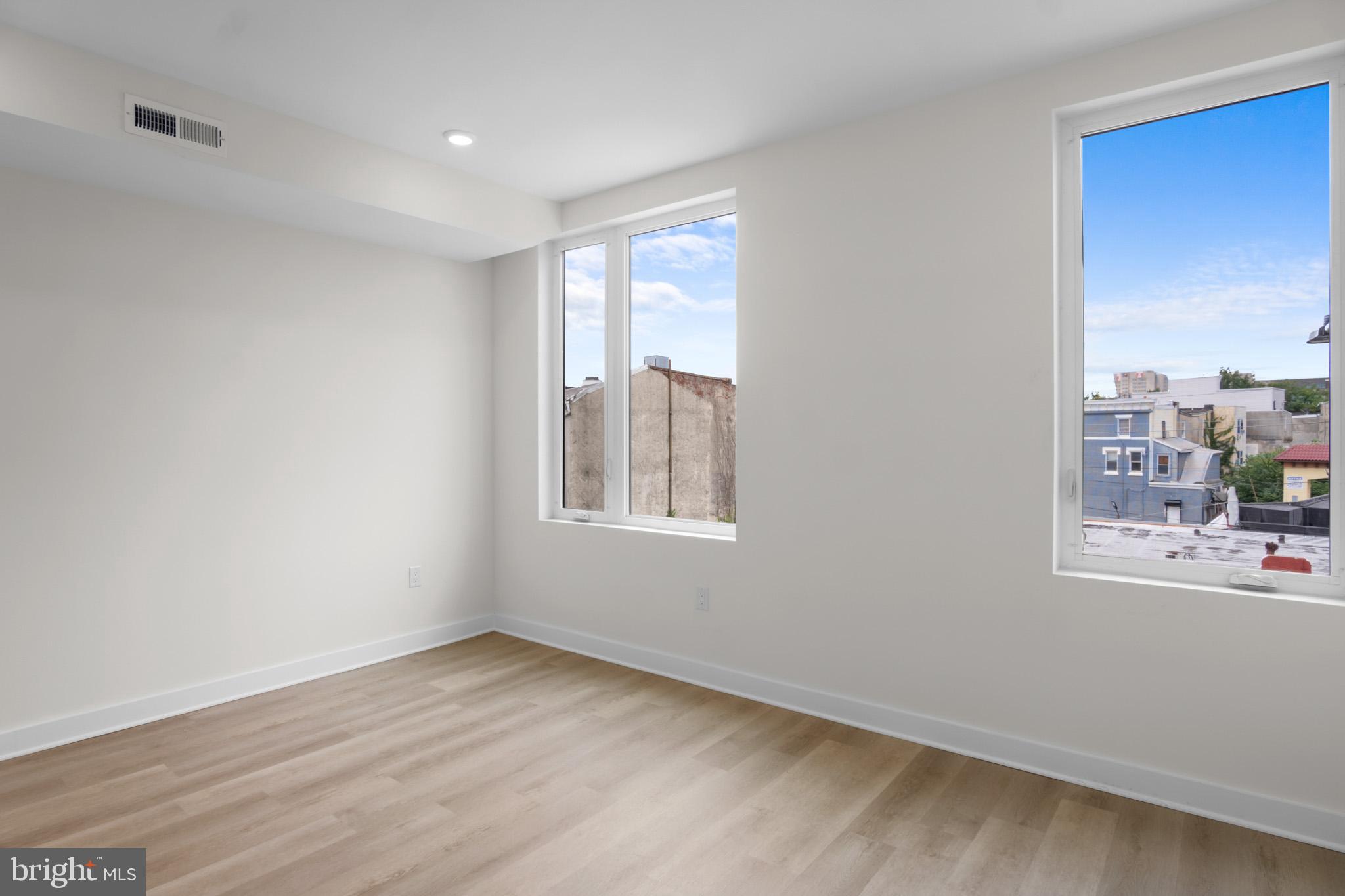 NORRIS SQUARE - Residential Income