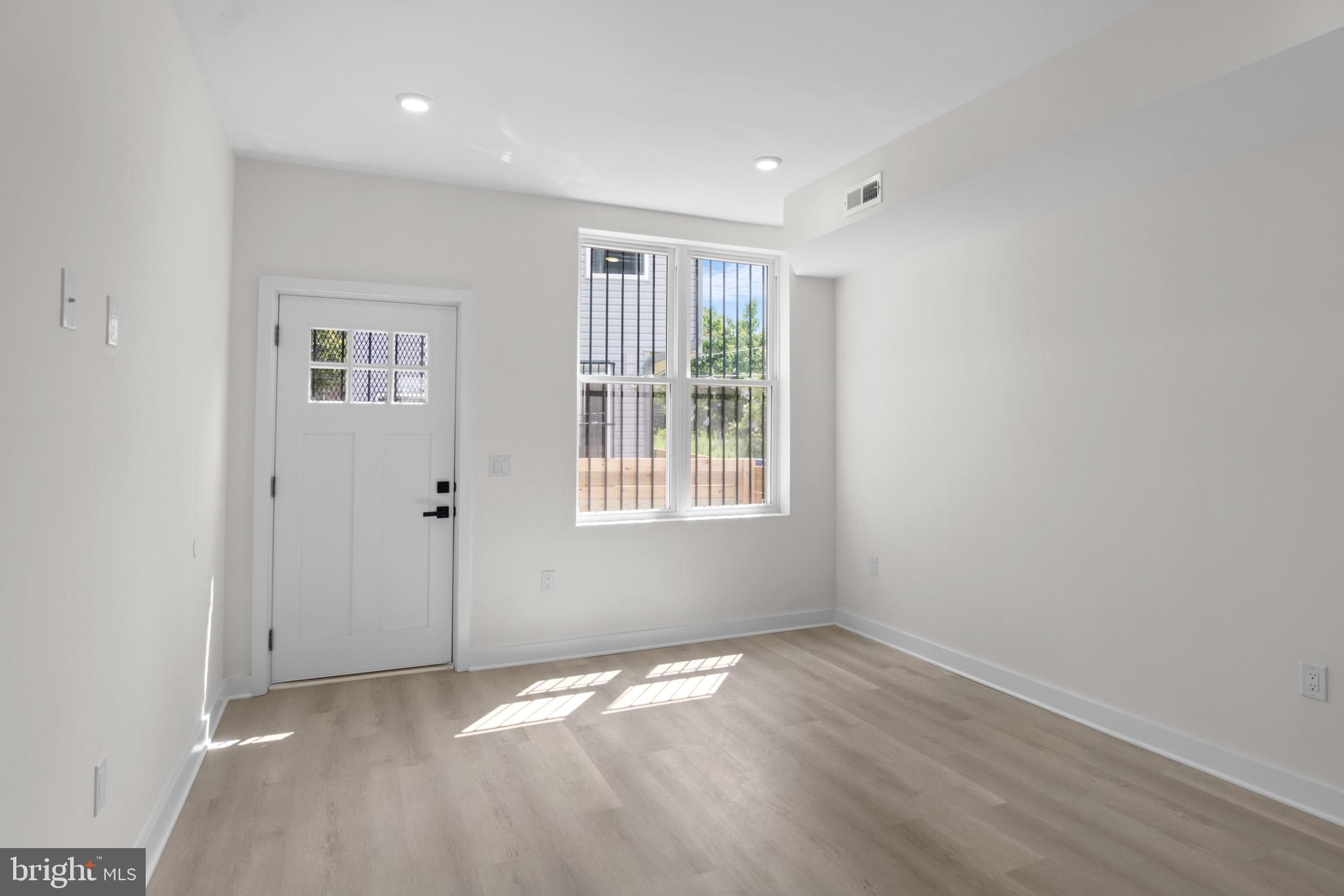 NORRIS SQUARE - Residential Income