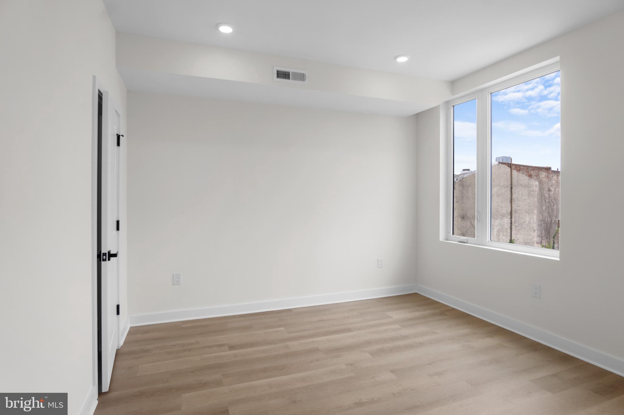 NORRIS SQUARE - Residential Income