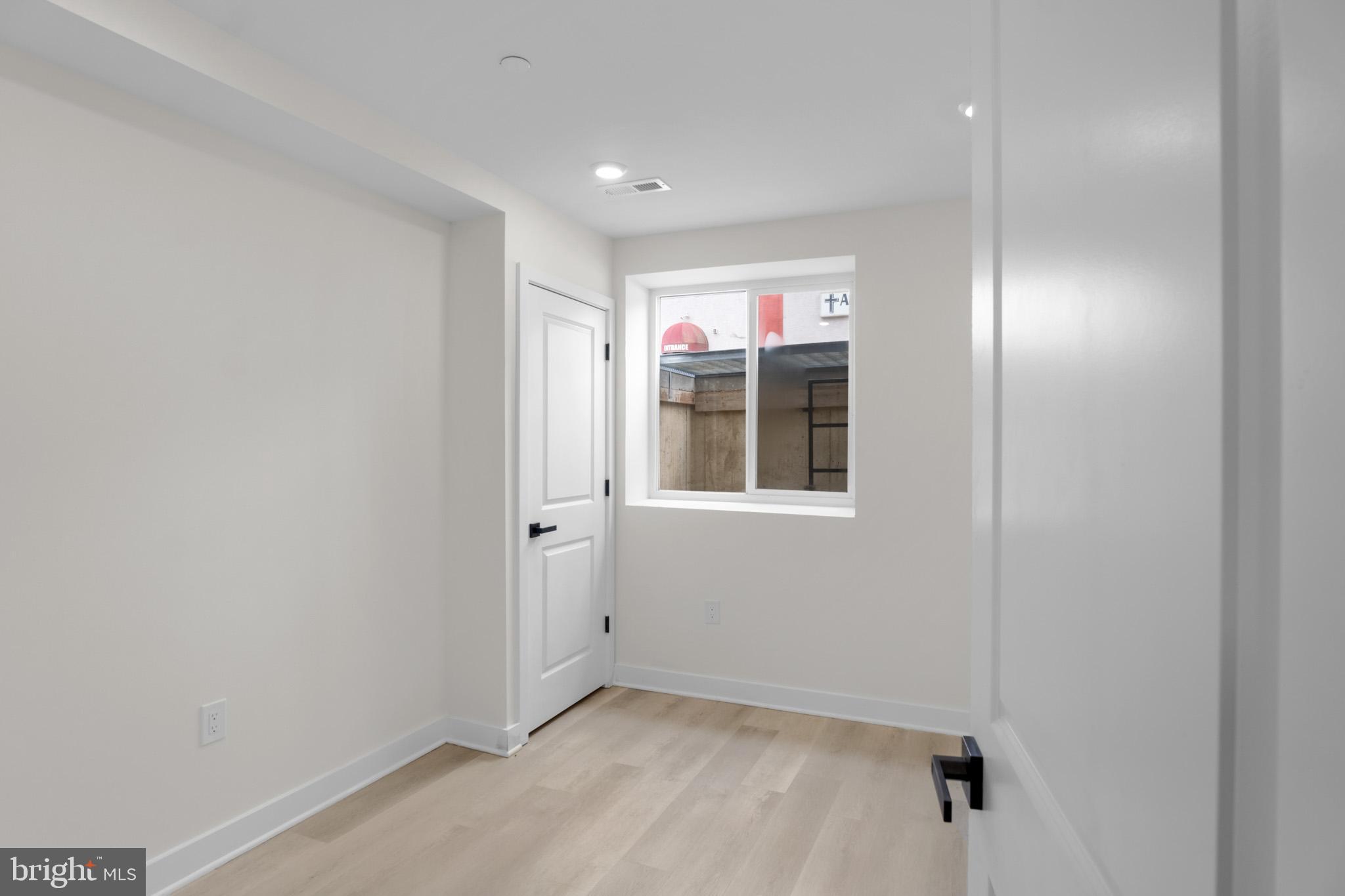 NORRIS SQUARE - Residential Income