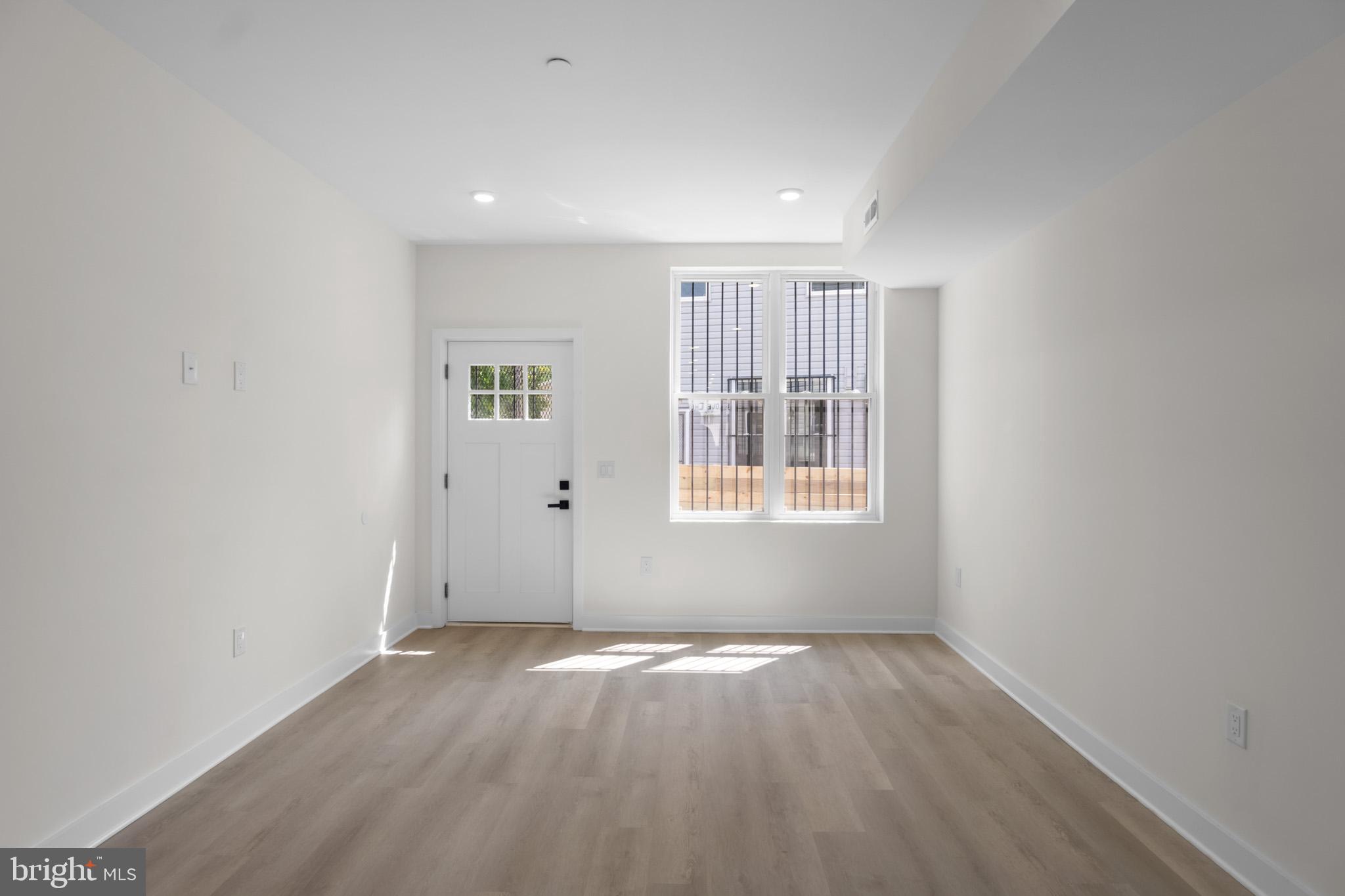 NORRIS SQUARE - Residential Income