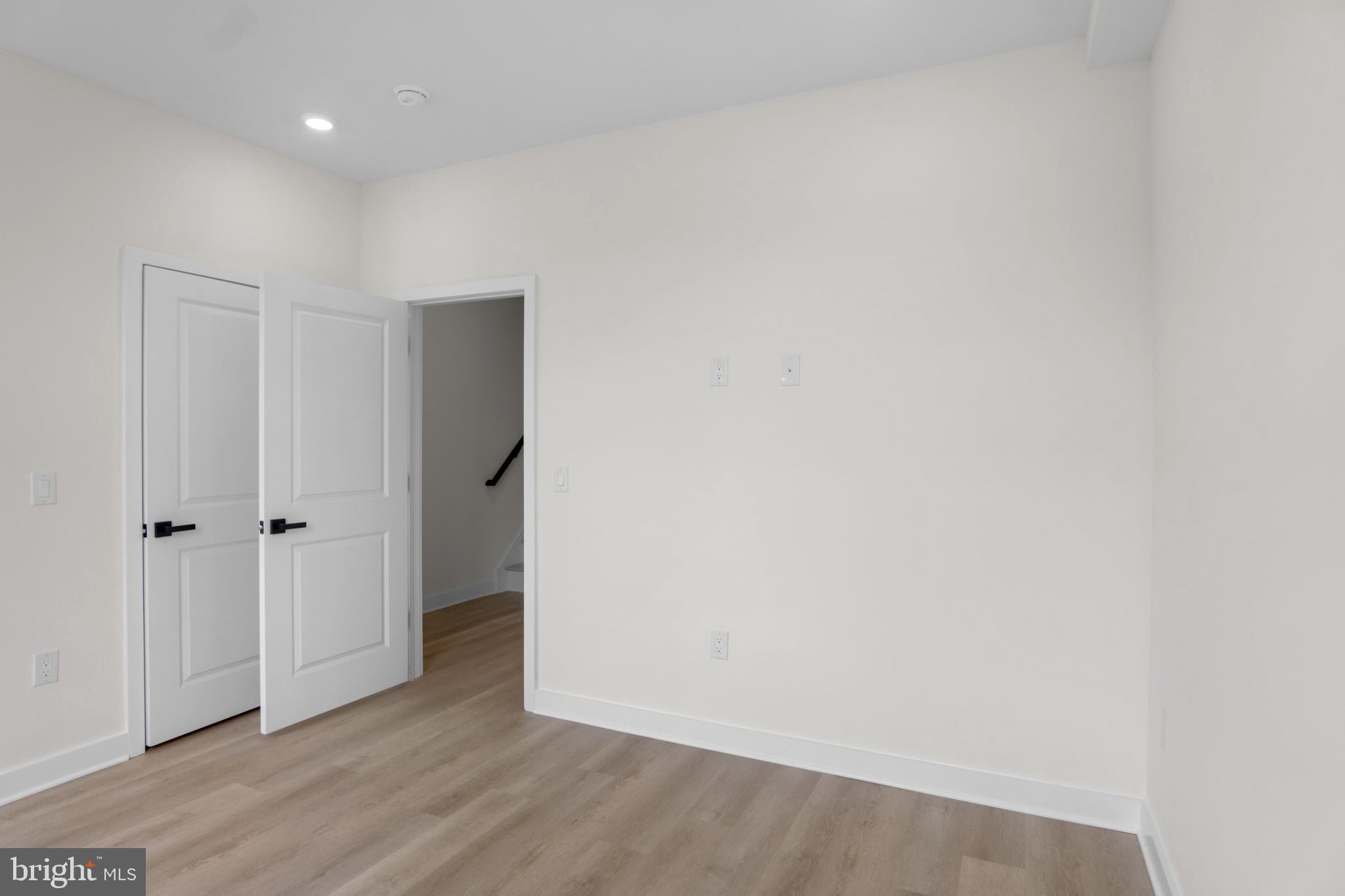 NORRIS SQUARE - Residential Income