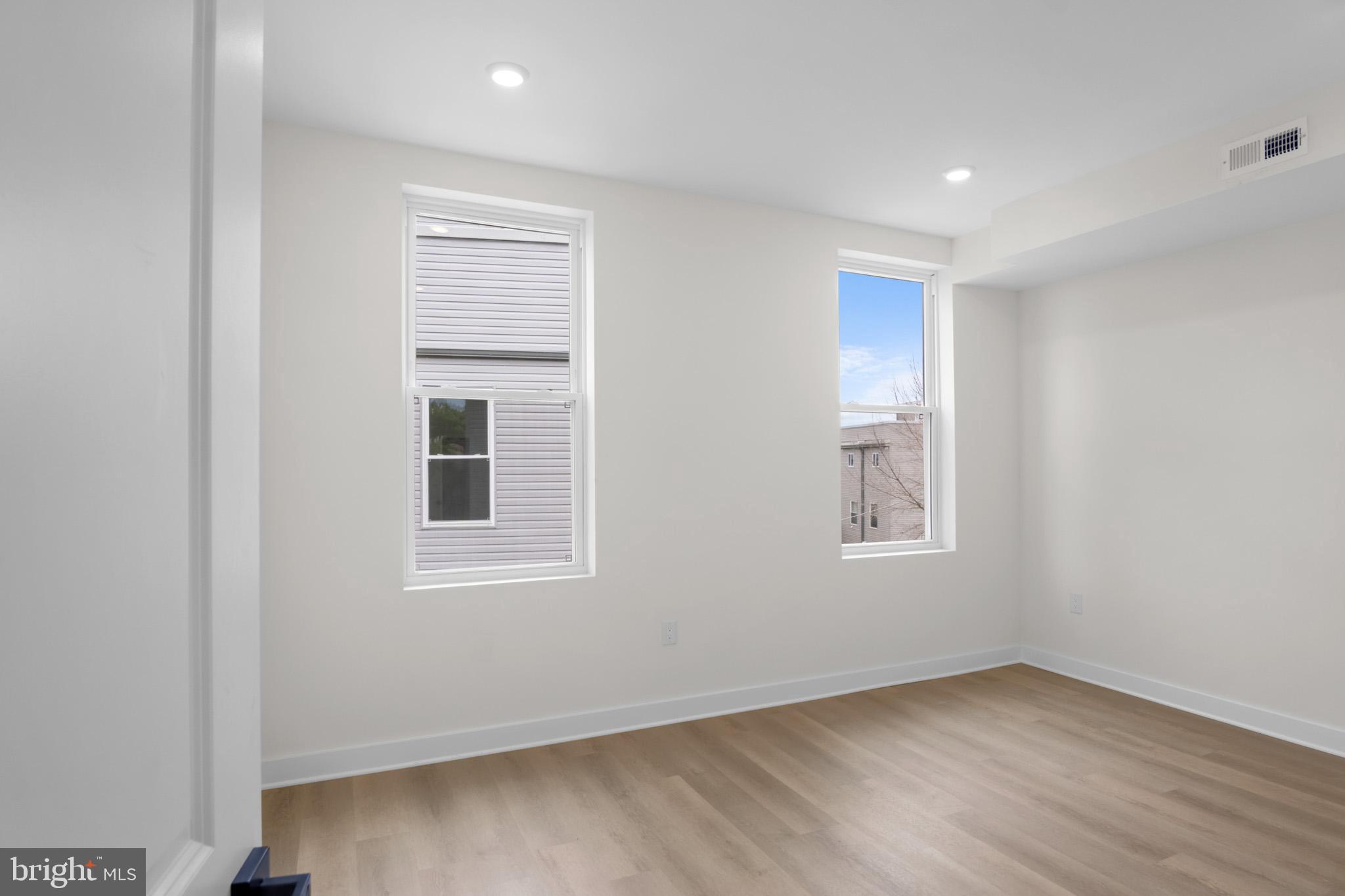 NORRIS SQUARE - Residential Income