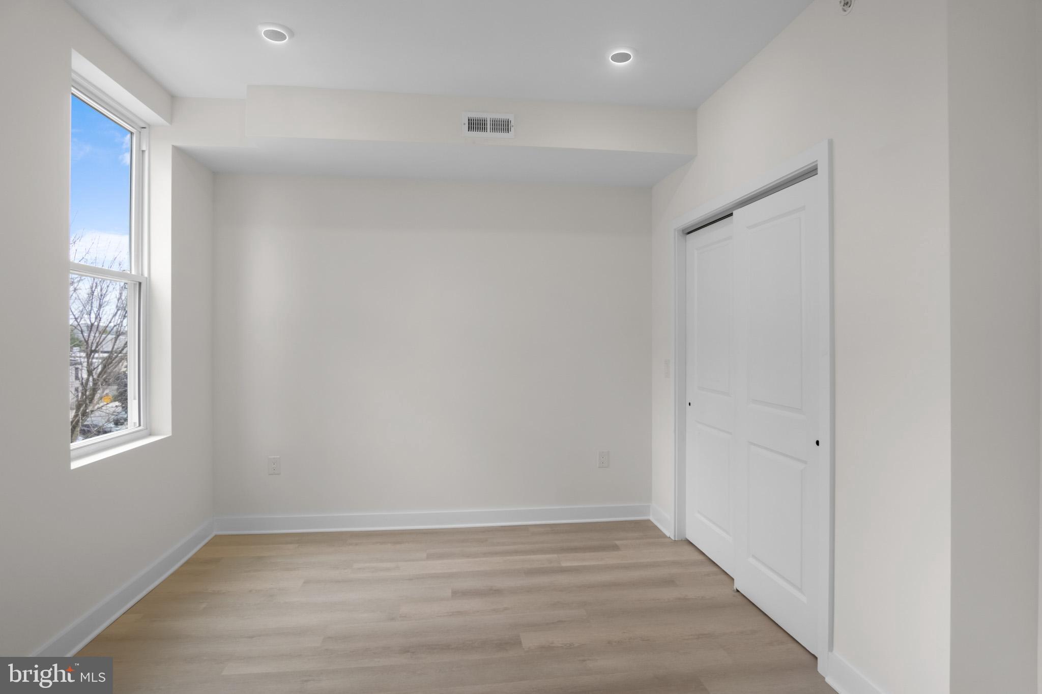 NORRIS SQUARE - Residential Income