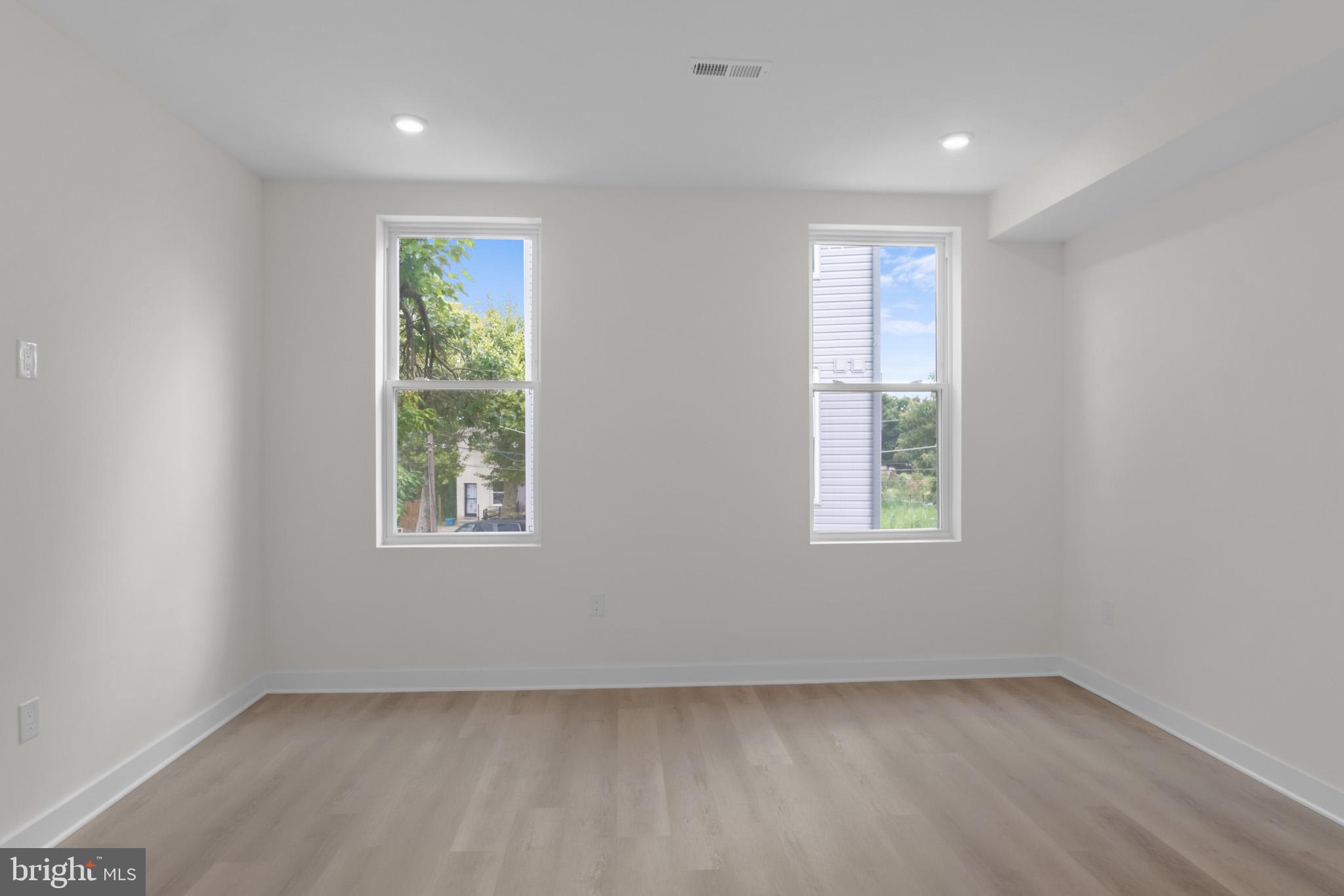 NORRIS SQUARE - Residential Income