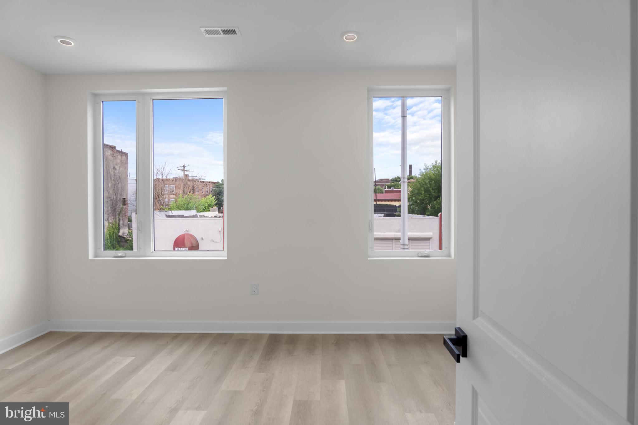 NORRIS SQUARE - Residential Income