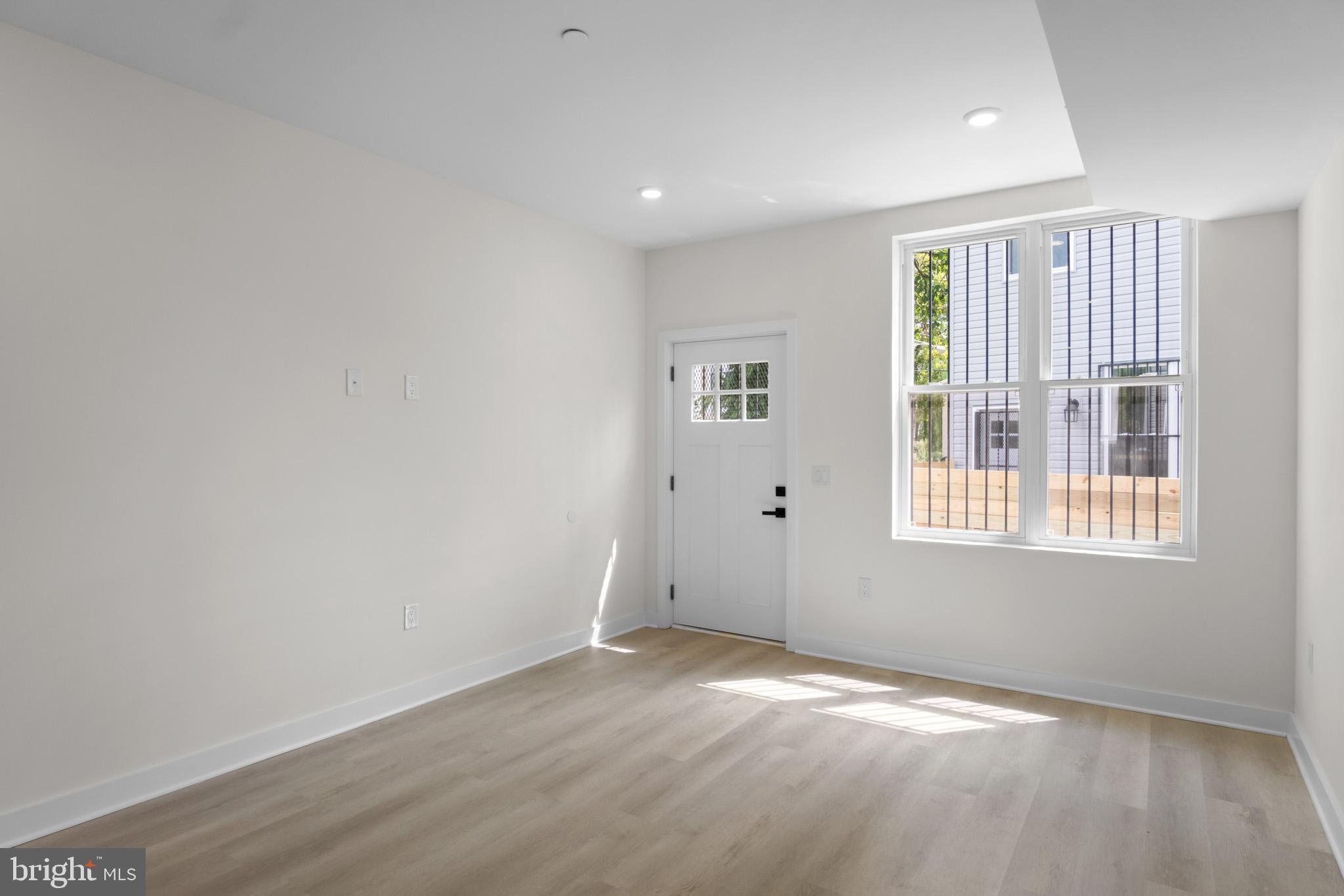 NORRIS SQUARE - Residential Income