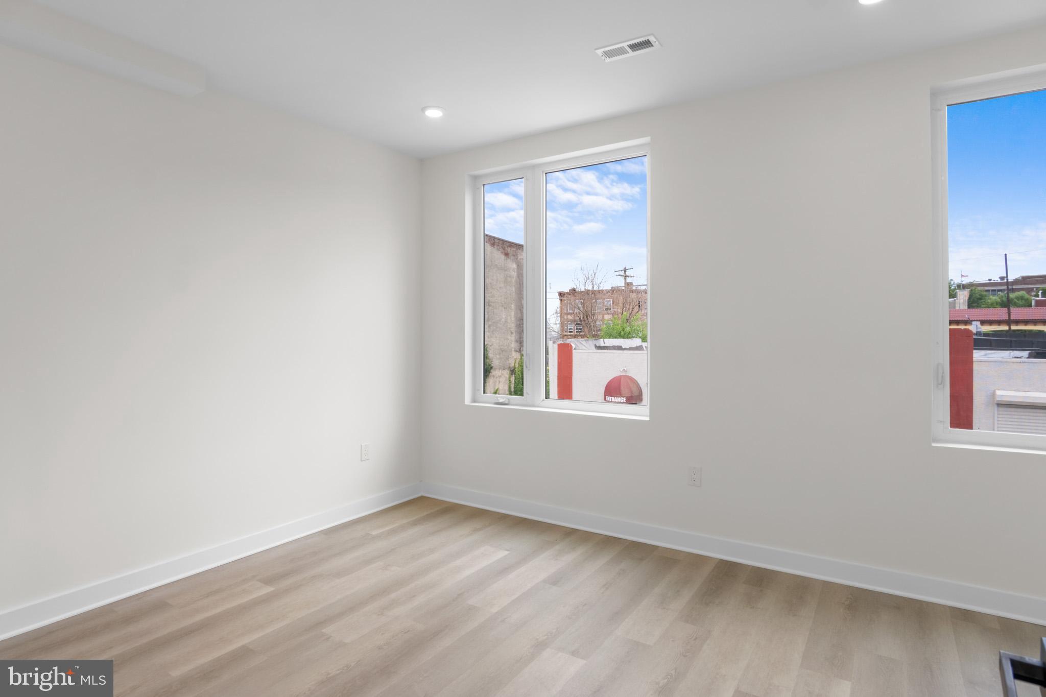 NORRIS SQUARE - Residential Income