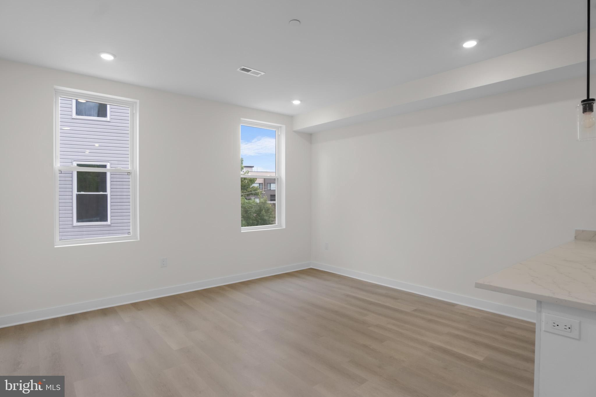 NORRIS SQUARE - Residential Income