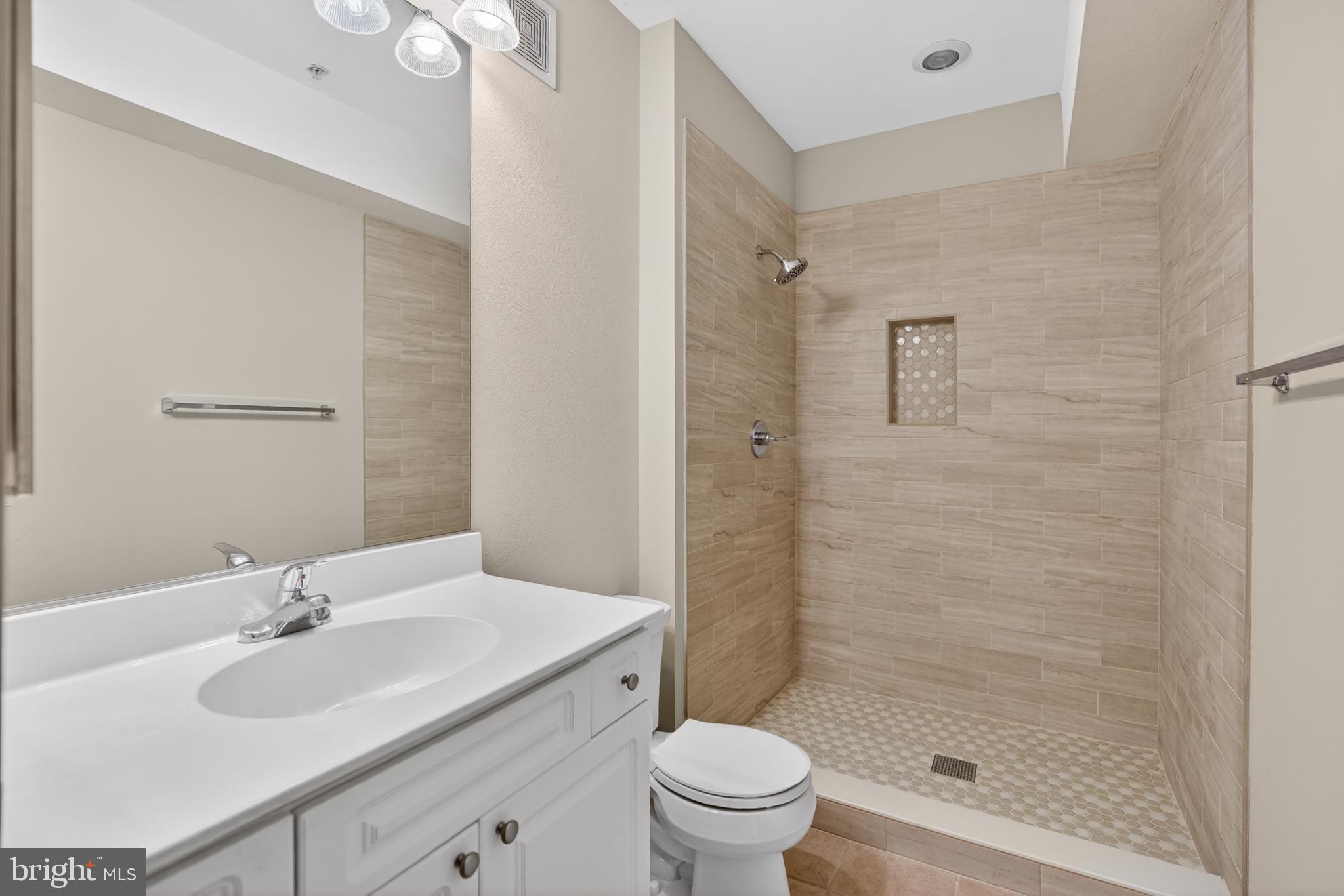 FITZ AT ROCKVILLE TOWN C - Residential