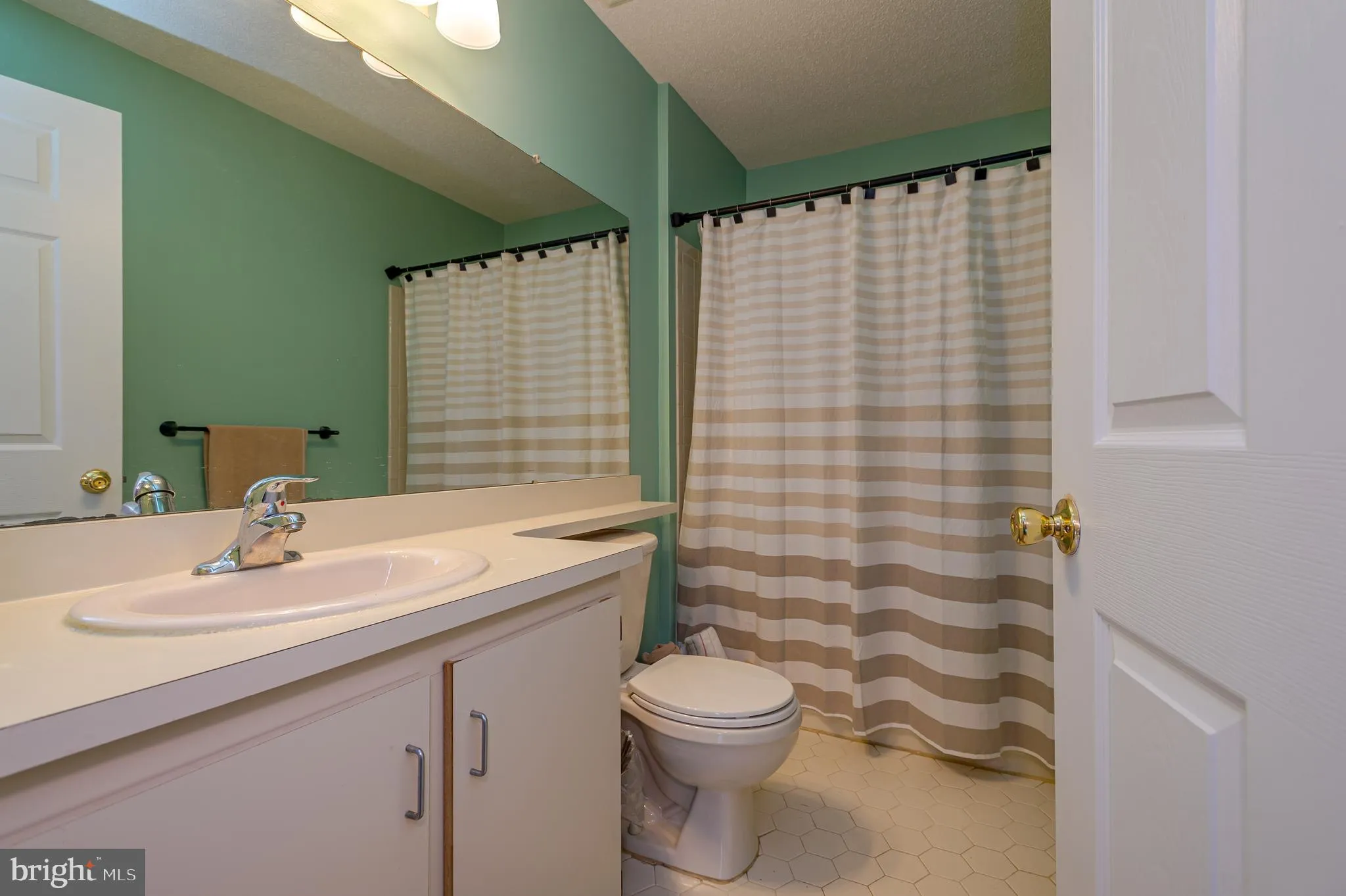 Hamilton, New Jersey 08619, United States, 2 Bedrooms Bedrooms, ,2 BathroomsBathrooms,Residential,Active,190870