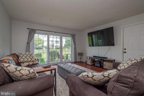 Condo For Sale - 75 Chambord Court<br/> Mercer County, HAMILTON, NJ 08619