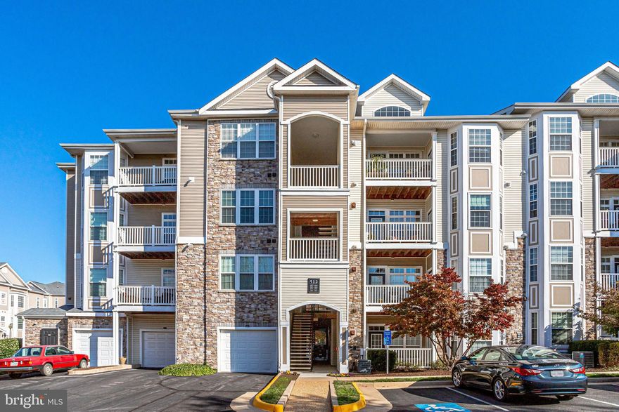 Open Light Filled and very Spacious 3 Bedroom unit with Oversized One Car Garage Unit.  Great location right off the Dulles Greenway, and close to downtown Leesburg. Garage located directly below Condo. Open design with Gourmet Kitchen with loads of counter space, large pantry and overhang that opens to dining room. Bright family room with Gas Fireplace, and large Private Balcony overlooking trees. 3 Large bedrooms, with 2 full baths. Lots of extra parking as well as your own private driveway. Oversized Garage offers extra storage.  9-foot ceilings, affordable gas heating and cooking, so much to offer! Community offers Trash, lots of extra parking and garage is conveniently located.  Gated community with night time Security.  This 3 bed room unit is the largest unit at the Stratford Club. Community offer club house, pool and playground. *** Garage is located under unit # 101D **